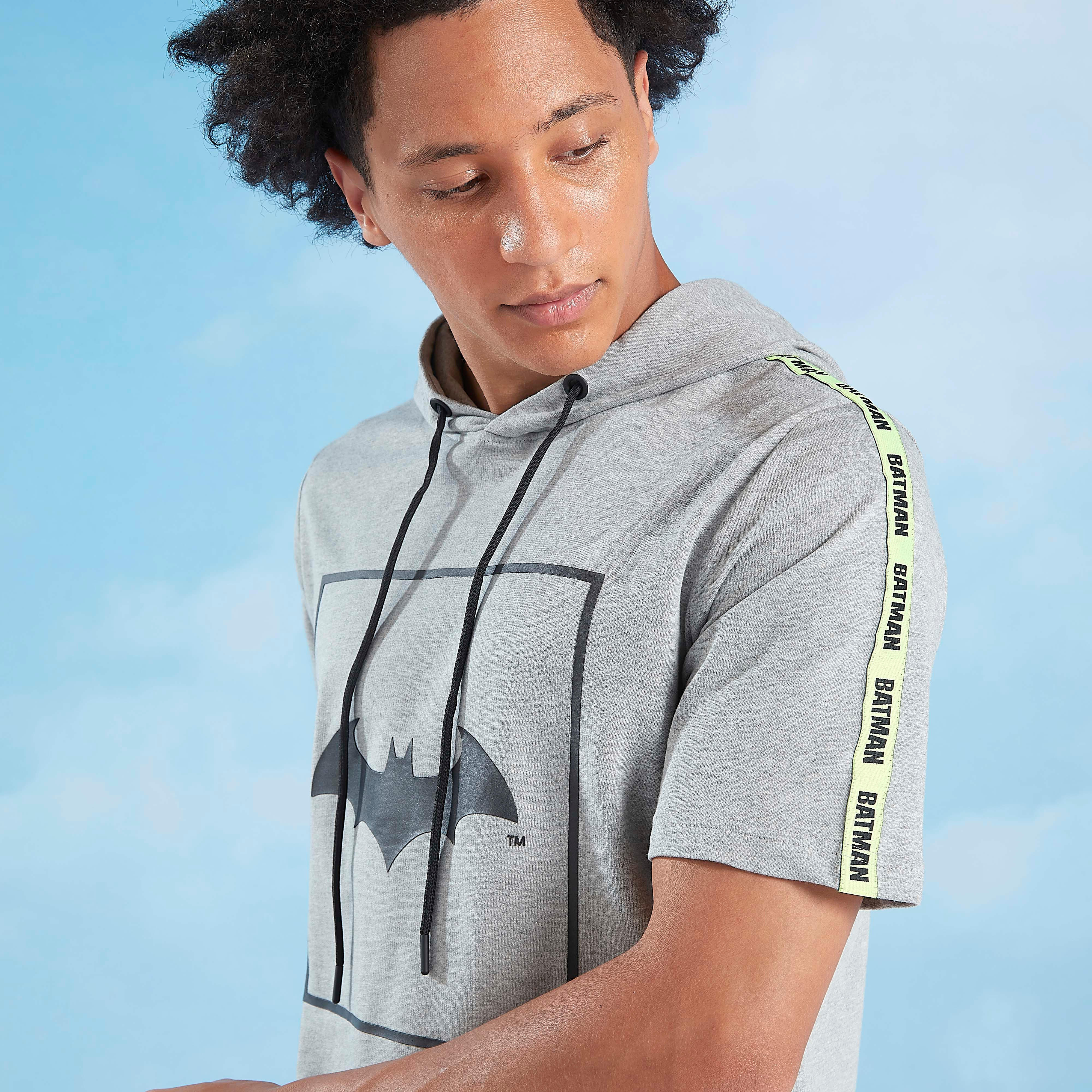 تيشيرت بأكمام قصيرة وقبعة وطبعات باتمان-men-clothing-tshirtsandpolos-tshirts-image-2