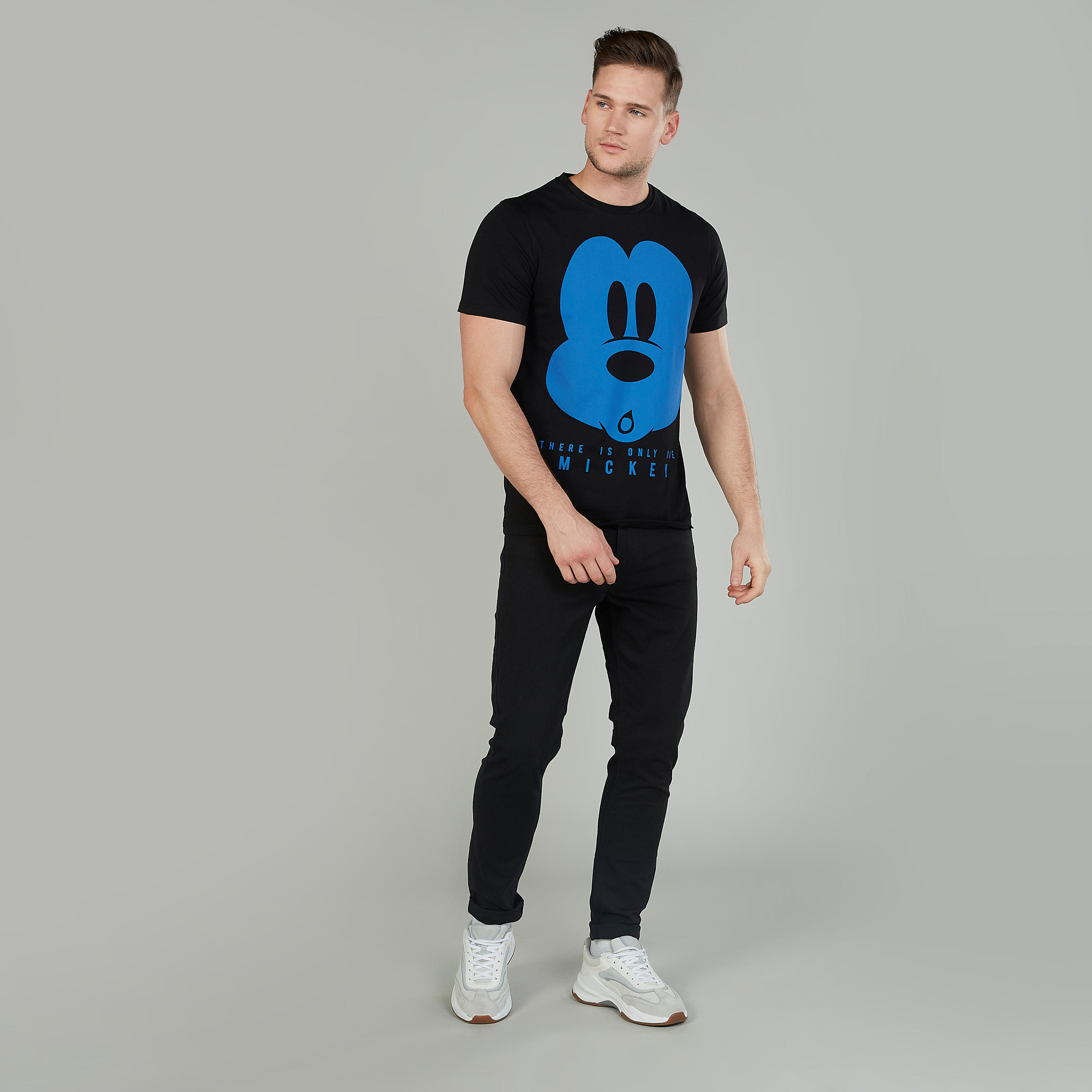 تيشيرت مستدام بأكمام قصيرة وطبعات هالو كيتي -men-clothing-tshirtsandpolos-tshirts-image-2