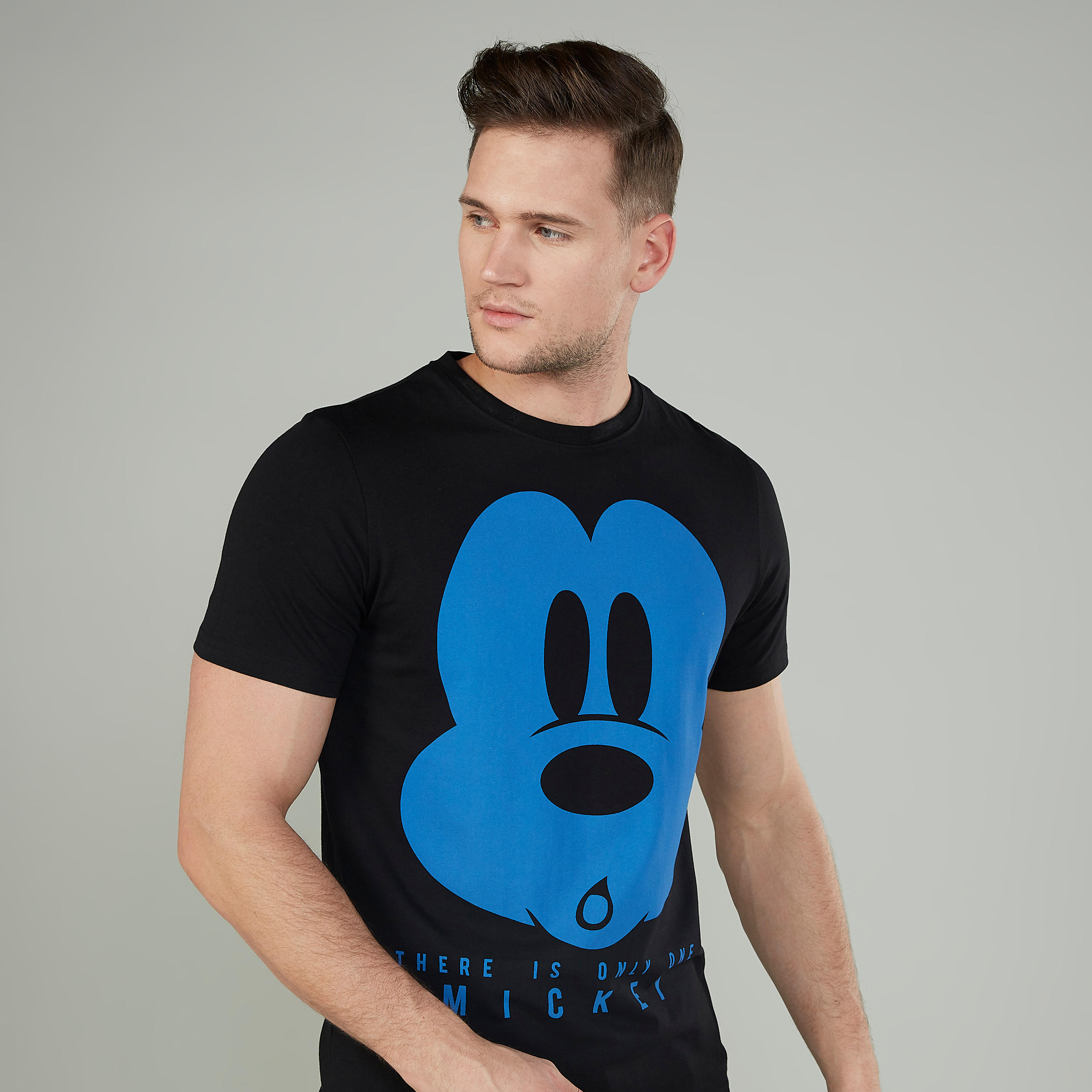 تيشيرت مستدام بأكمام قصيرة وطبعات هالو كيتي -men-clothing-tshirtsandpolos-tshirts-image-3