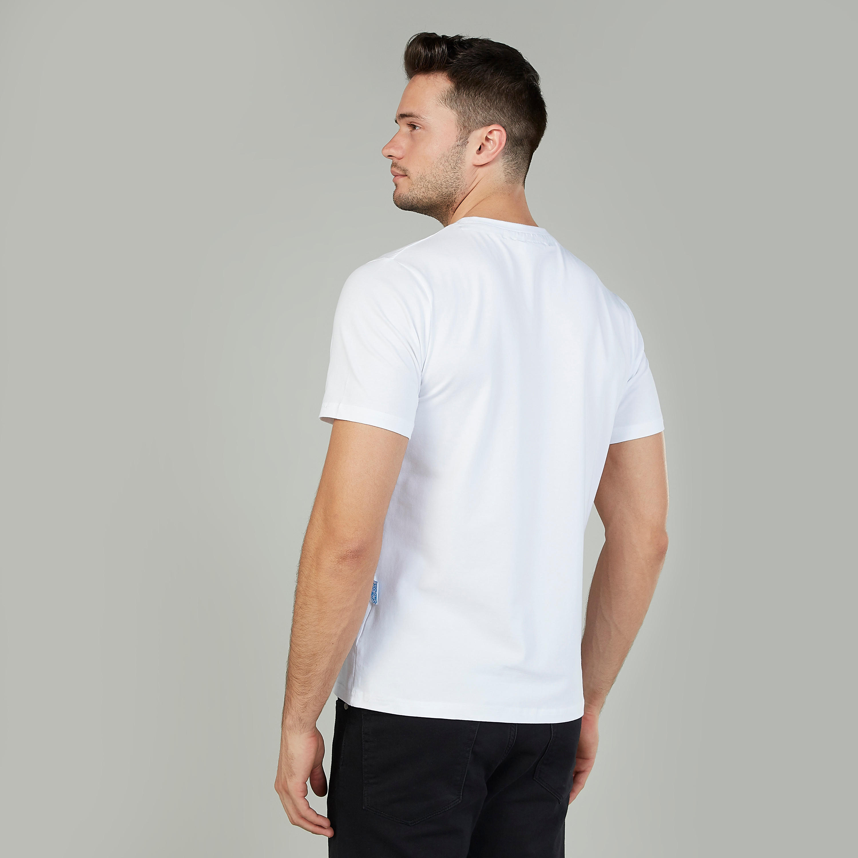 تيشيرت مستدام بياقة ضيّقة وطبعات السنافر -men-clothing-tshirtsandpolos-tshirts-image-4