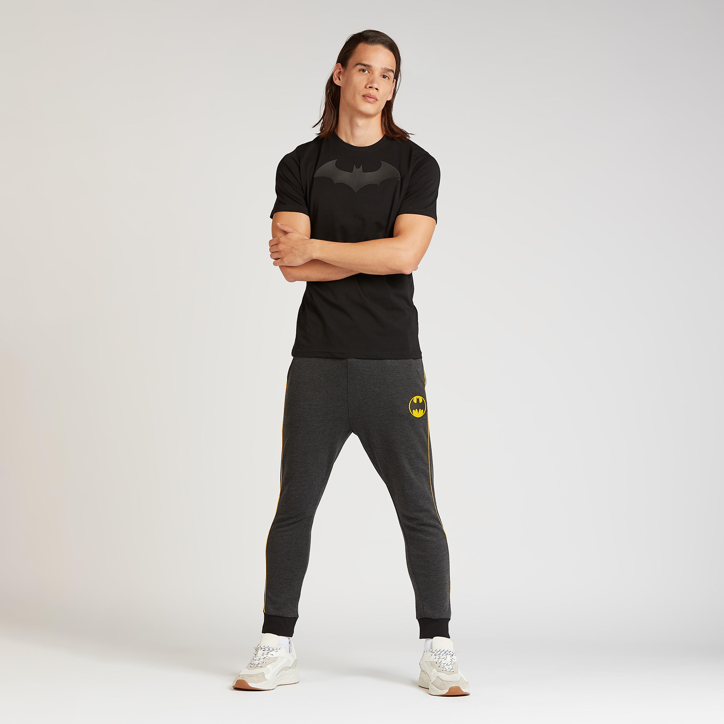 تيشيرت مستدام سليم فيت بياقة ضيقة وأكمام قصيرة وطبعات باتمان-men-clothing-tshirtsandpolos-tshirts-image-2