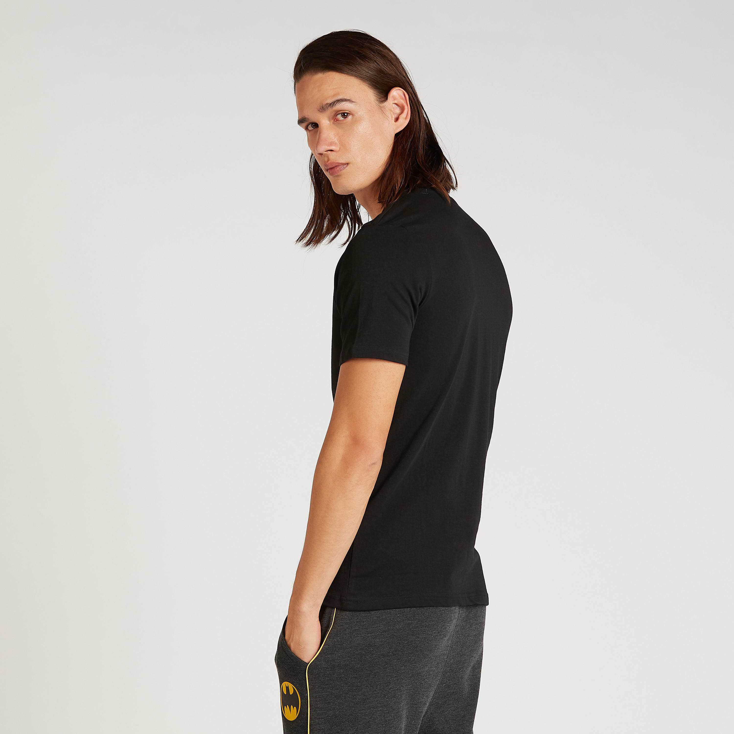 تيشيرت مستدام سليم فيت بياقة ضيقة وأكمام قصيرة وطبعات باتمان-men-clothing-tshirtsandpolos-tshirts-image-4