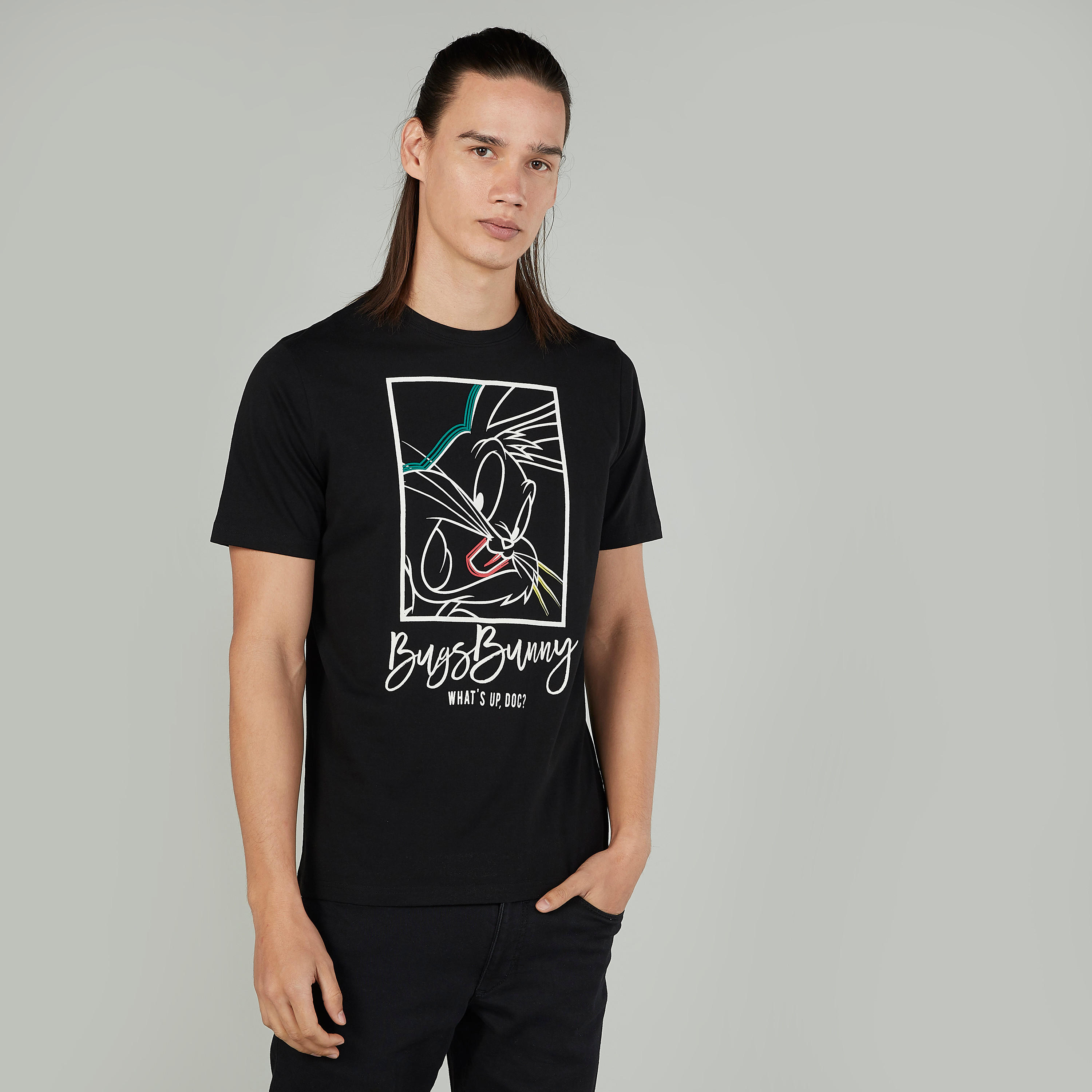 تيشيرت مستدام سليم بياقة ضيقة وطبعات باجز باني -men-clothing-tshirtsandpolos-tshirts-image-1