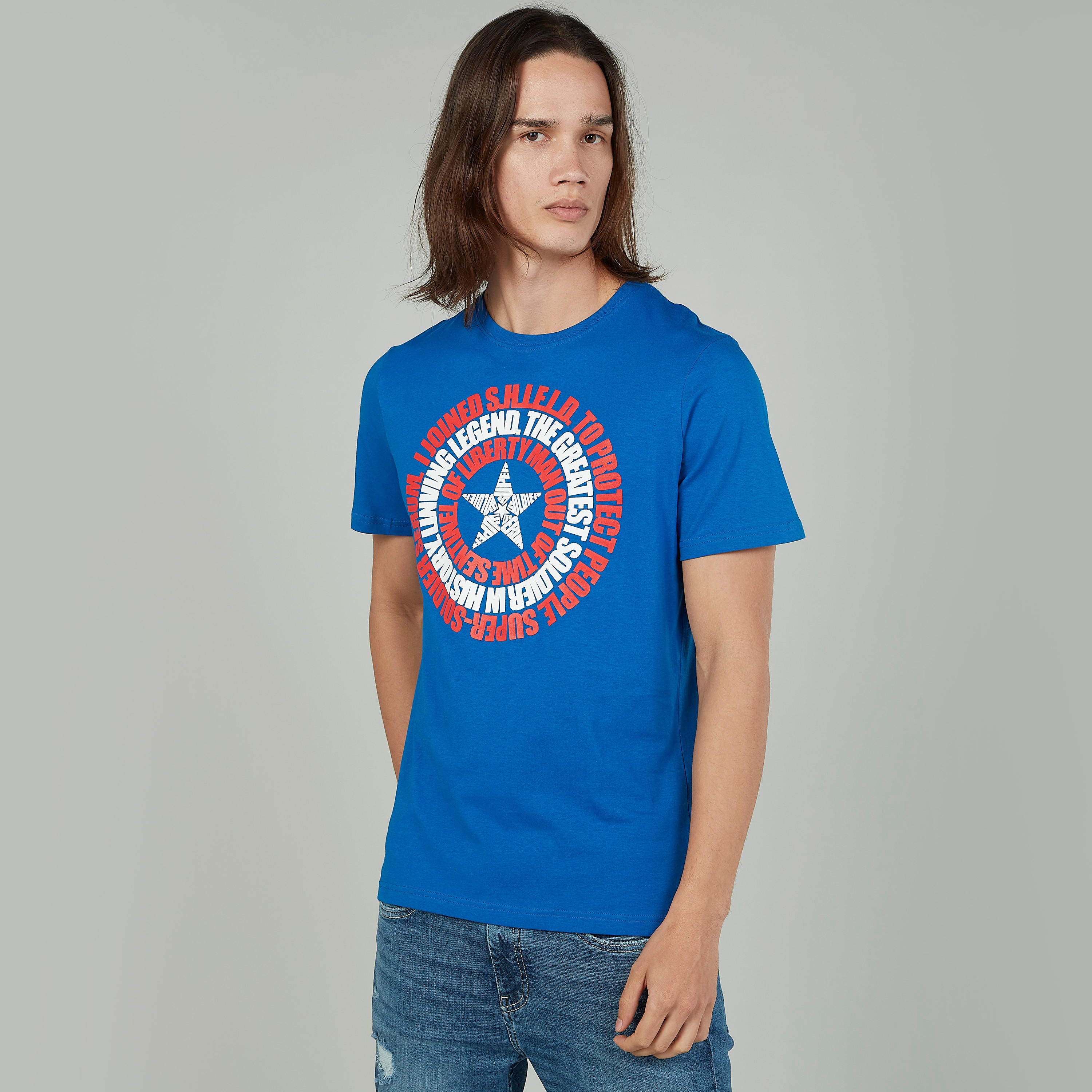 تيشيرت مستدام بقصّة سليم وياقة ضيقة وطبعات سنوبي-men-clothing-tshirtsandpolos-tshirts-image-1