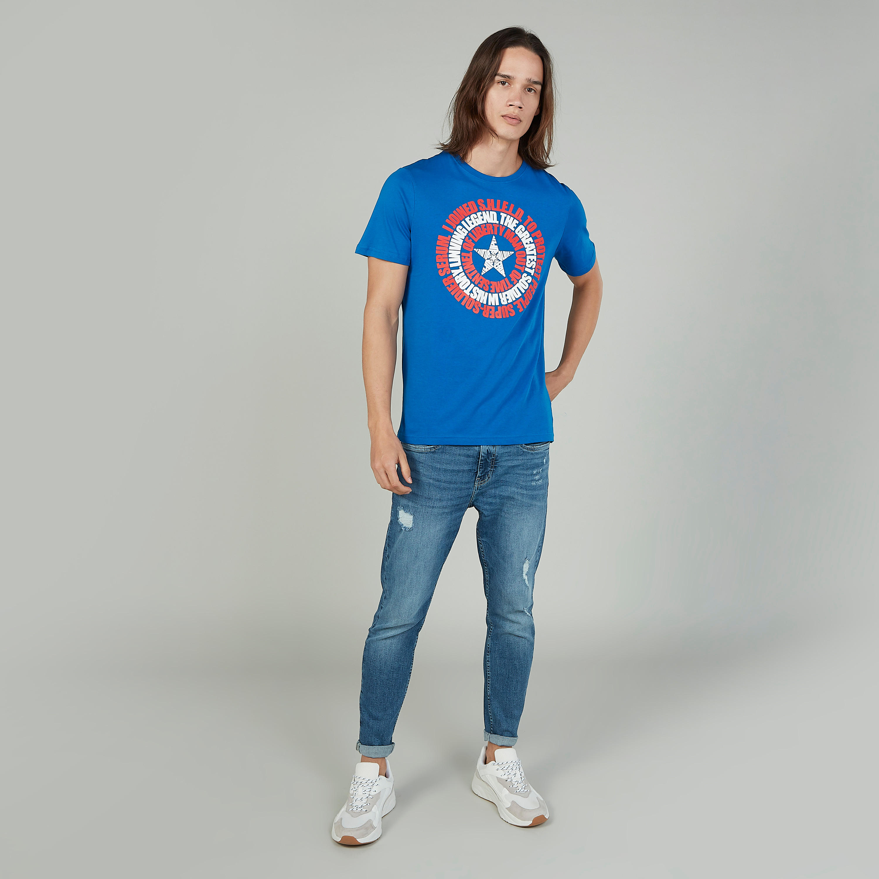 تيشيرت مستدام بقصّة سليم وياقة ضيقة وطبعات سنوبي-men-clothing-tshirtsandpolos-tshirts-image-2