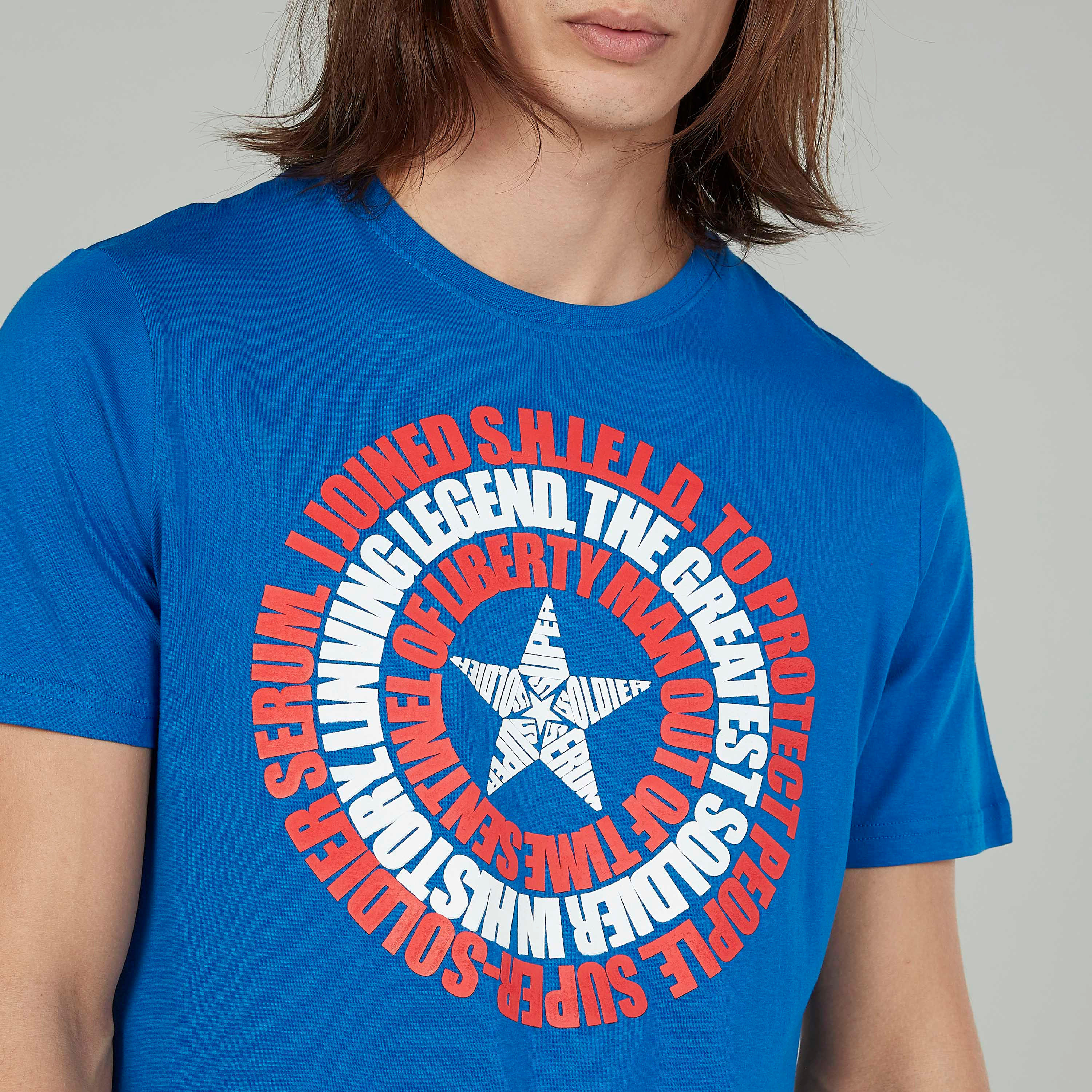 تيشيرت مستدام بقصّة سليم وياقة ضيقة وطبعات سنوبي-men-clothing-tshirtsandpolos-tshirts-image-3