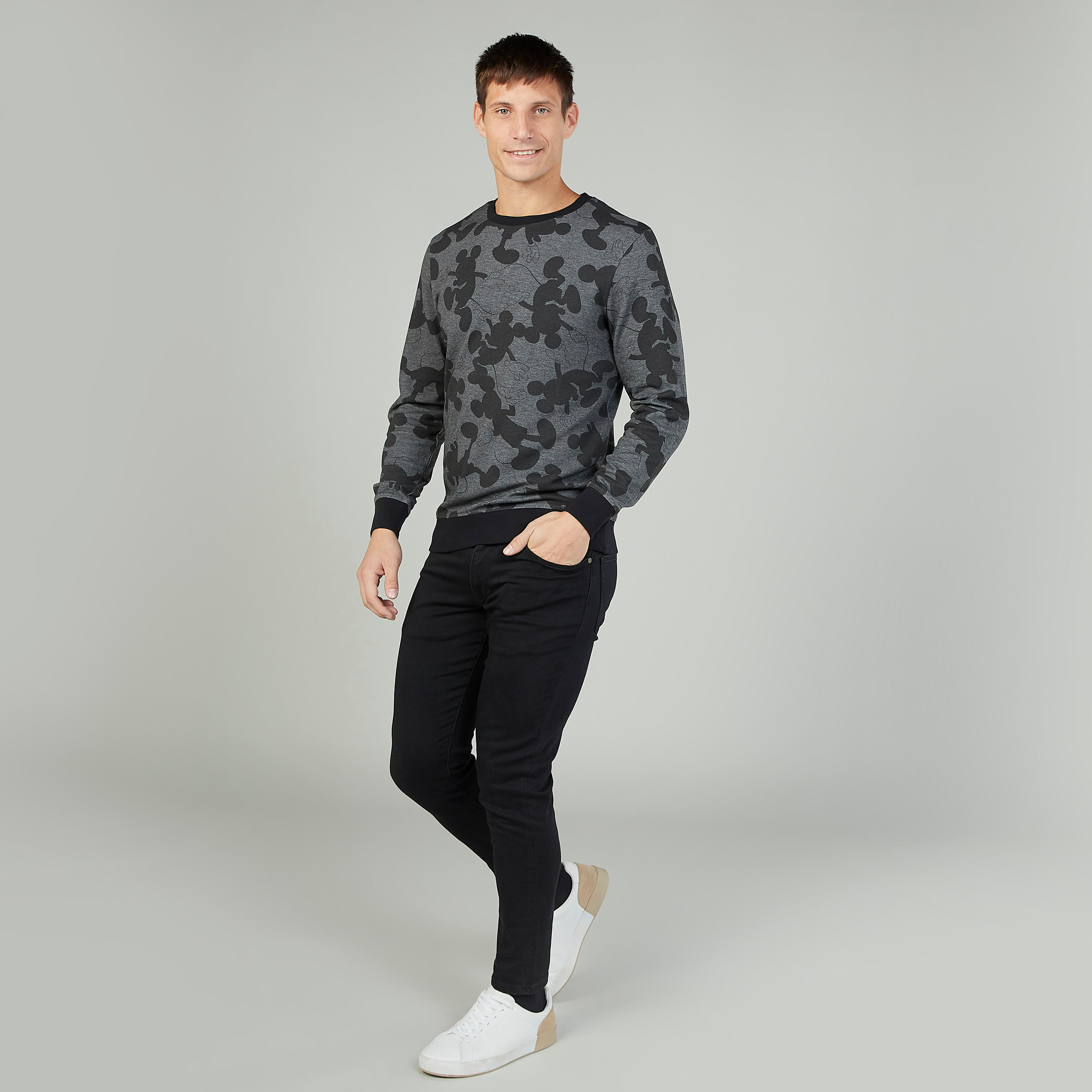 سويت شيرت بأكمام طويلة وطبعات ميكي ماوس-men-winterwear-hoodiesandsweatshirts-image-2