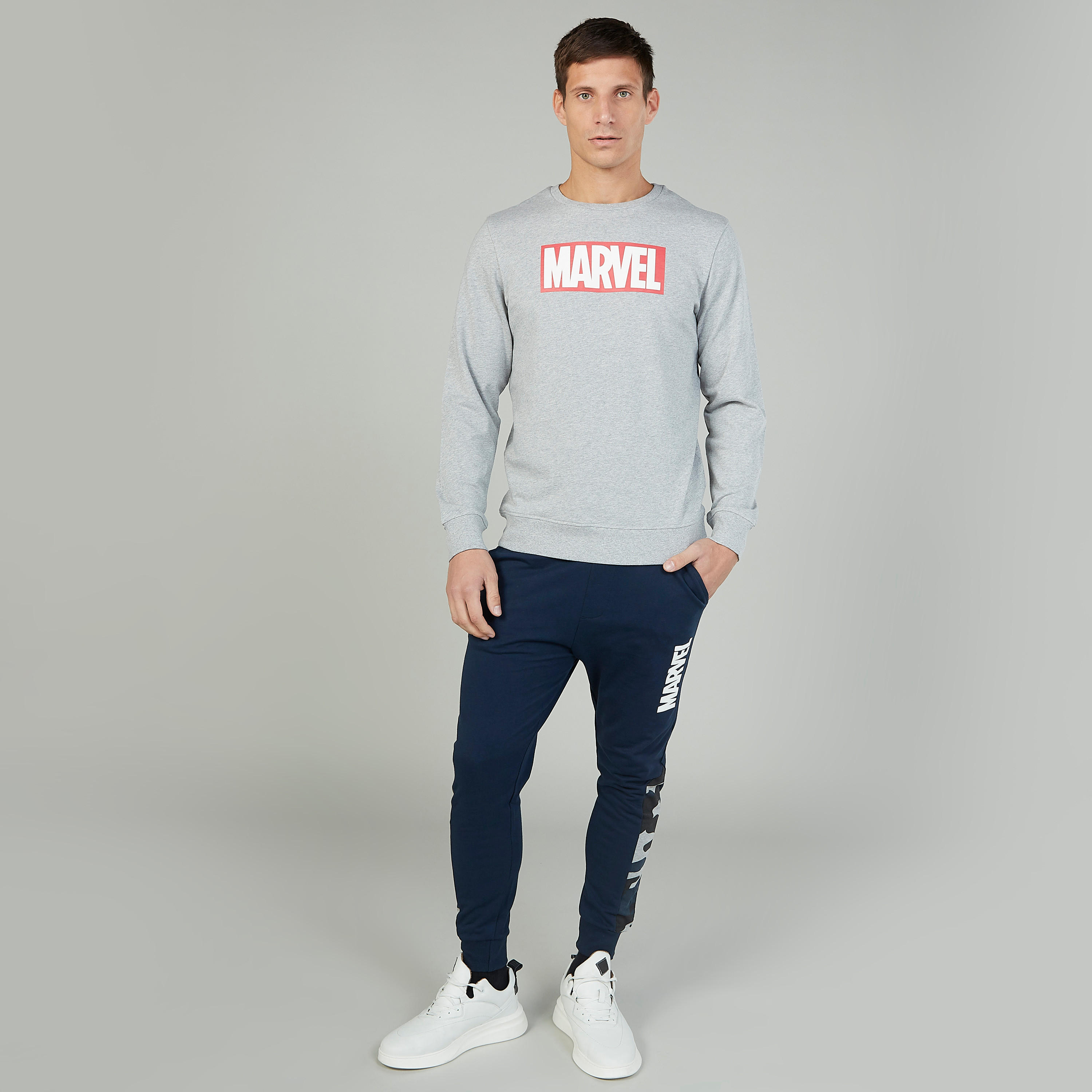 سويت شيرت بياقة ضيّقة وأكمام طويلة وطبعات مارفل-men-winterwear-hoodiesandsweatshirts-image-4