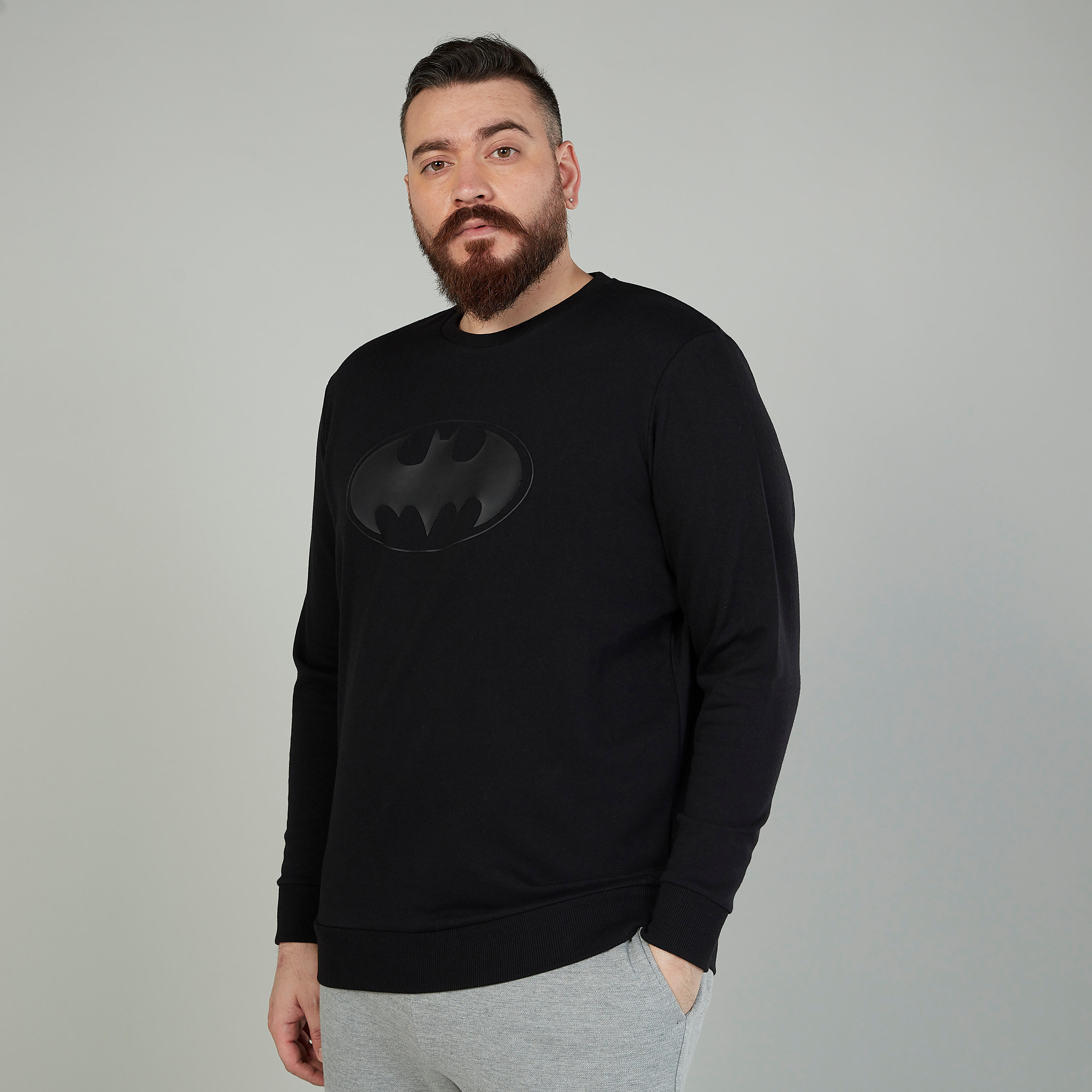 سويت شيرت بياقة مستديرة وأكمام طويلة وطبعات باتمان-men-winterwear-hoodiesandsweatshirts-image-1