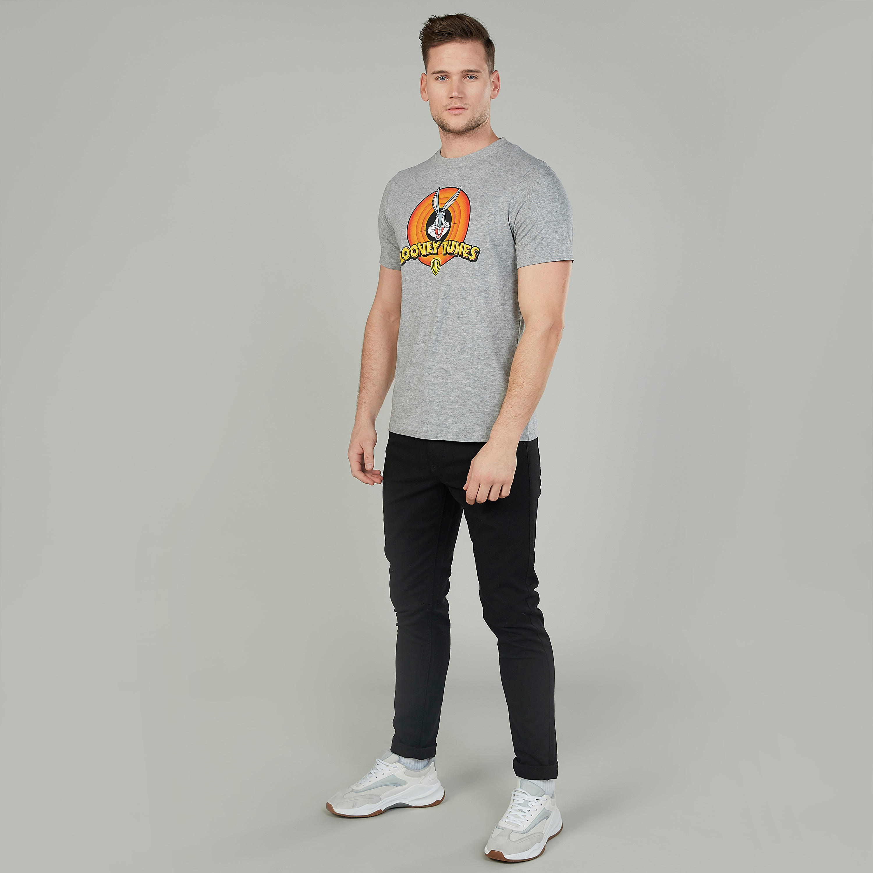 تيشيرت سليم بأكمام قصيرة وياقة ضيقة وطبعات لوني تيونز-men-clothing-tshirtsandpolos-tshirts-image-2