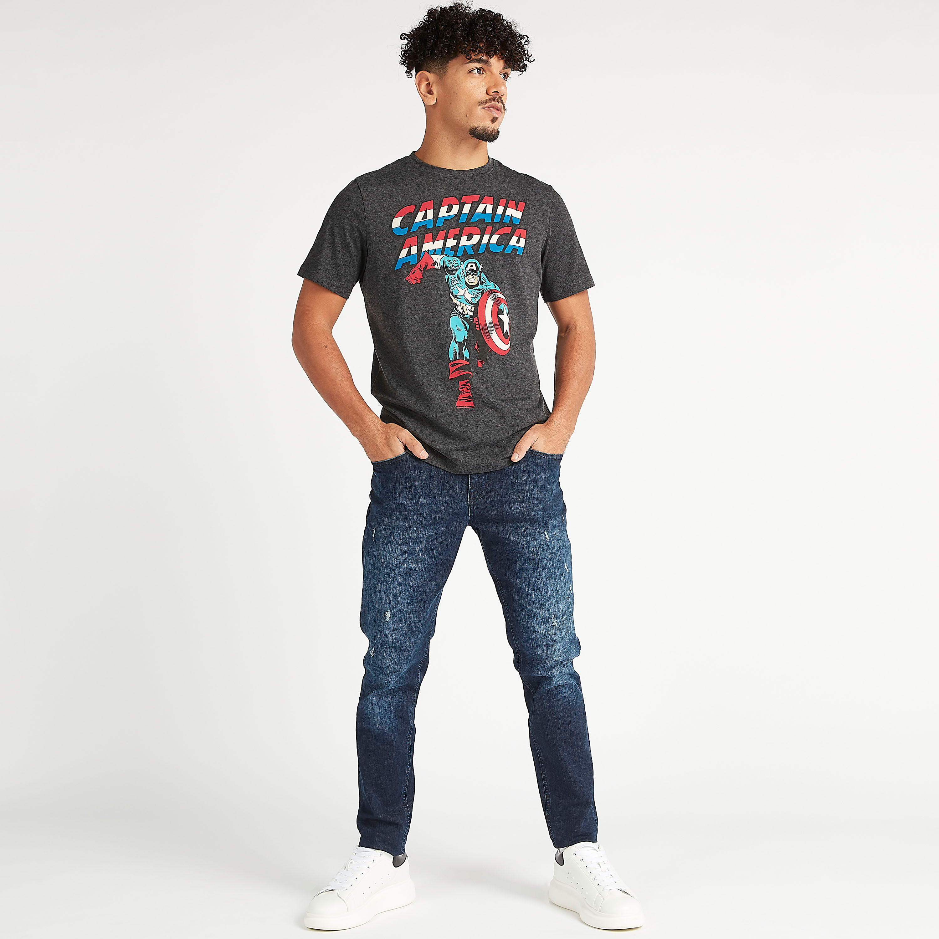 تيشيرت سليم بأكمام قصيرة وياقة ضيقة وطبعات كابتن أمريكا-men-clothing-tshirtsandpolos-tshirts-image-1