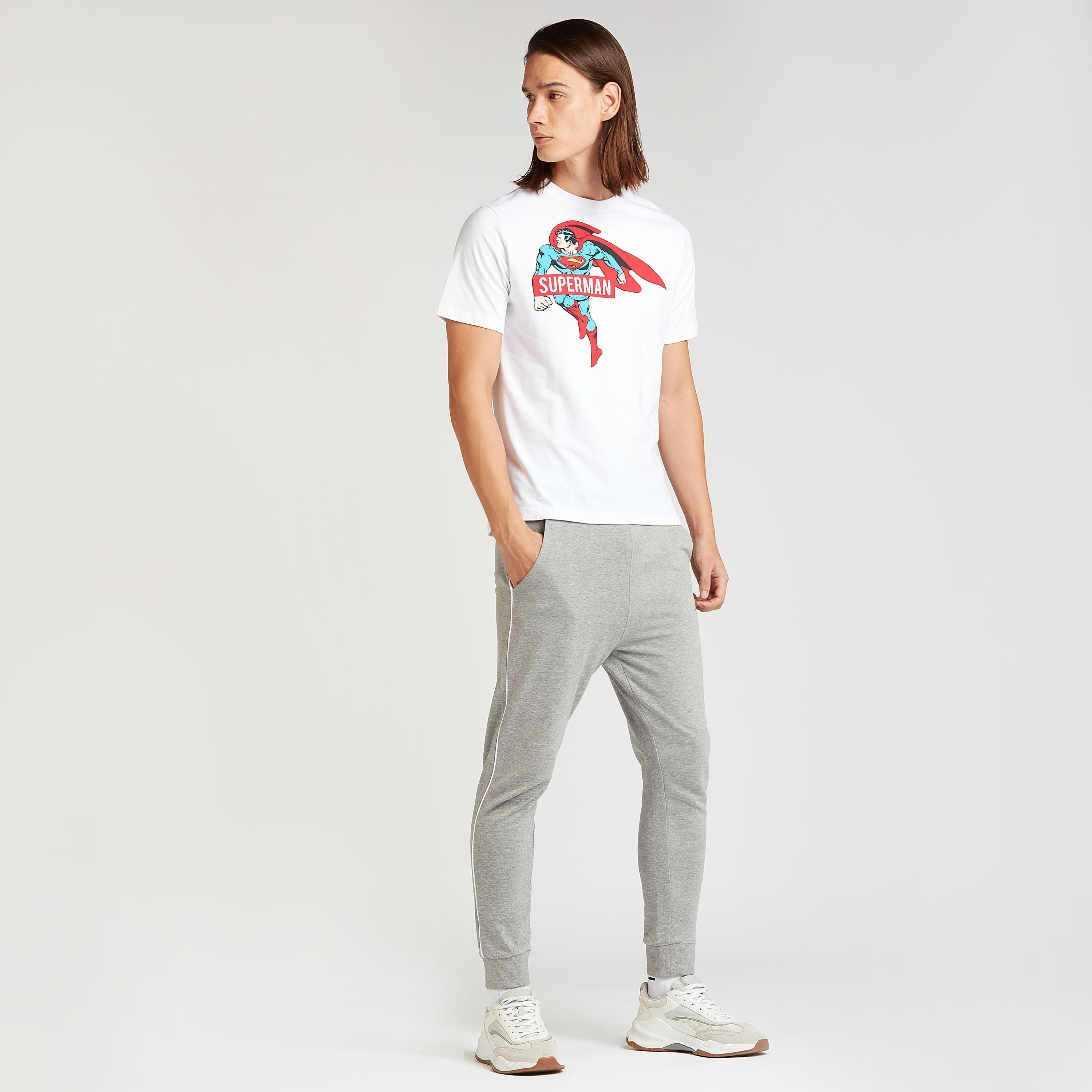 تيشيرت مستدام سليم بياقة ضيقة وطبعات سوبر مان-men-clothing-tshirtsandpolos-tshirts-image-2