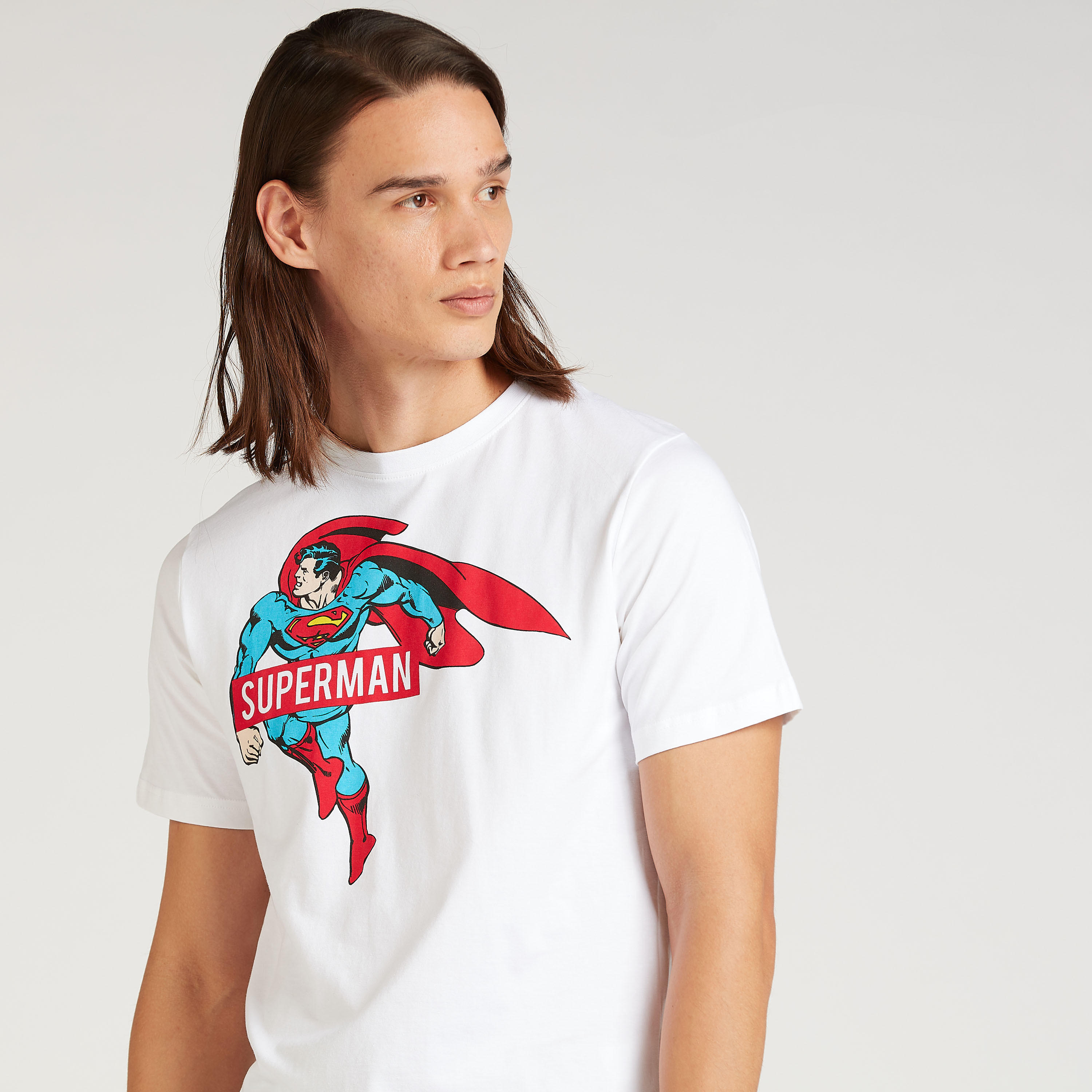 تيشيرت مستدام سليم بياقة ضيقة وطبعات سوبر مان-men-clothing-tshirtsandpolos-tshirts-image-3