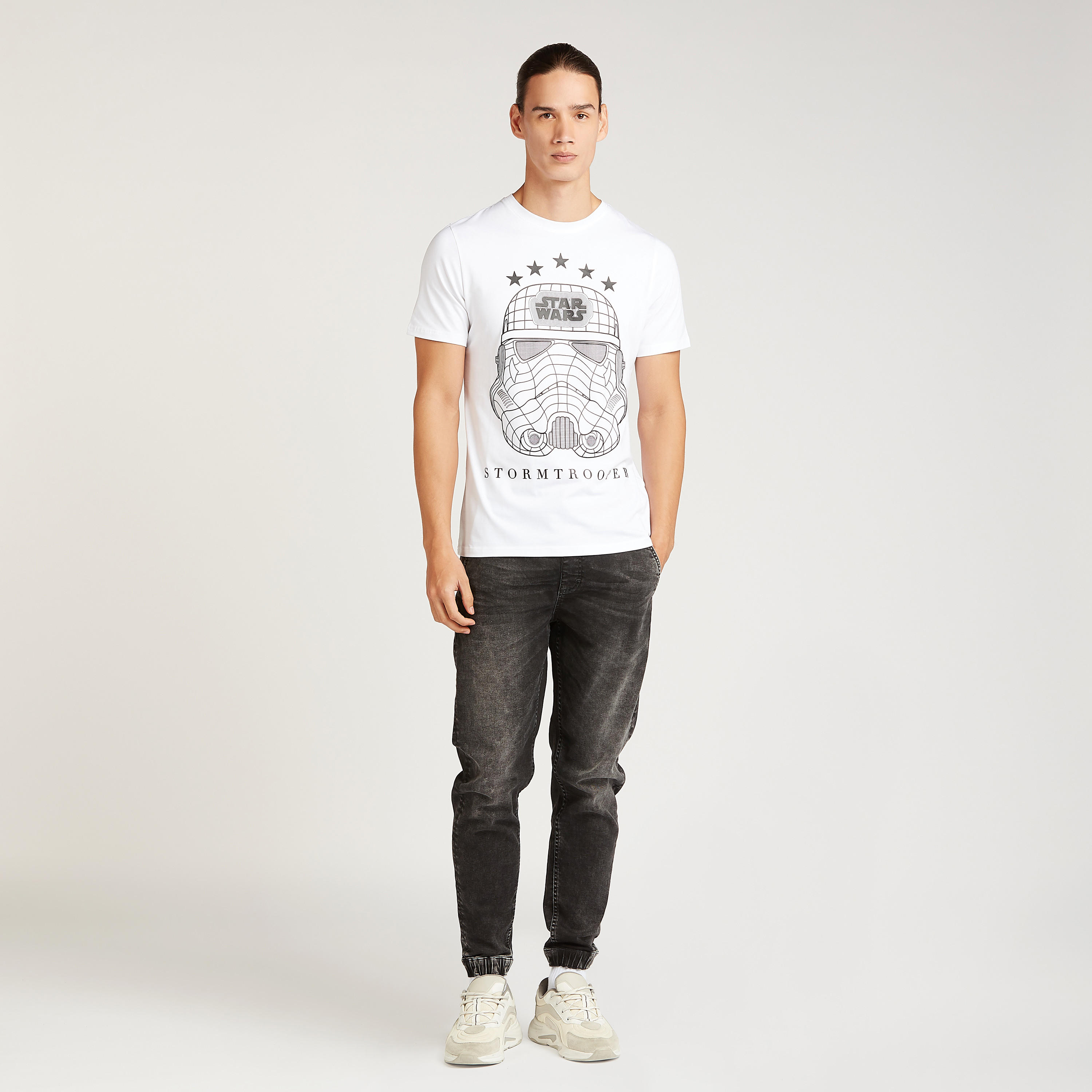تيشيرت سليم بأكمام قصيرة وياقة ضيقة وطبعات ستار وورز-men-clothing-tshirtsandpolos-tshirts-image-2