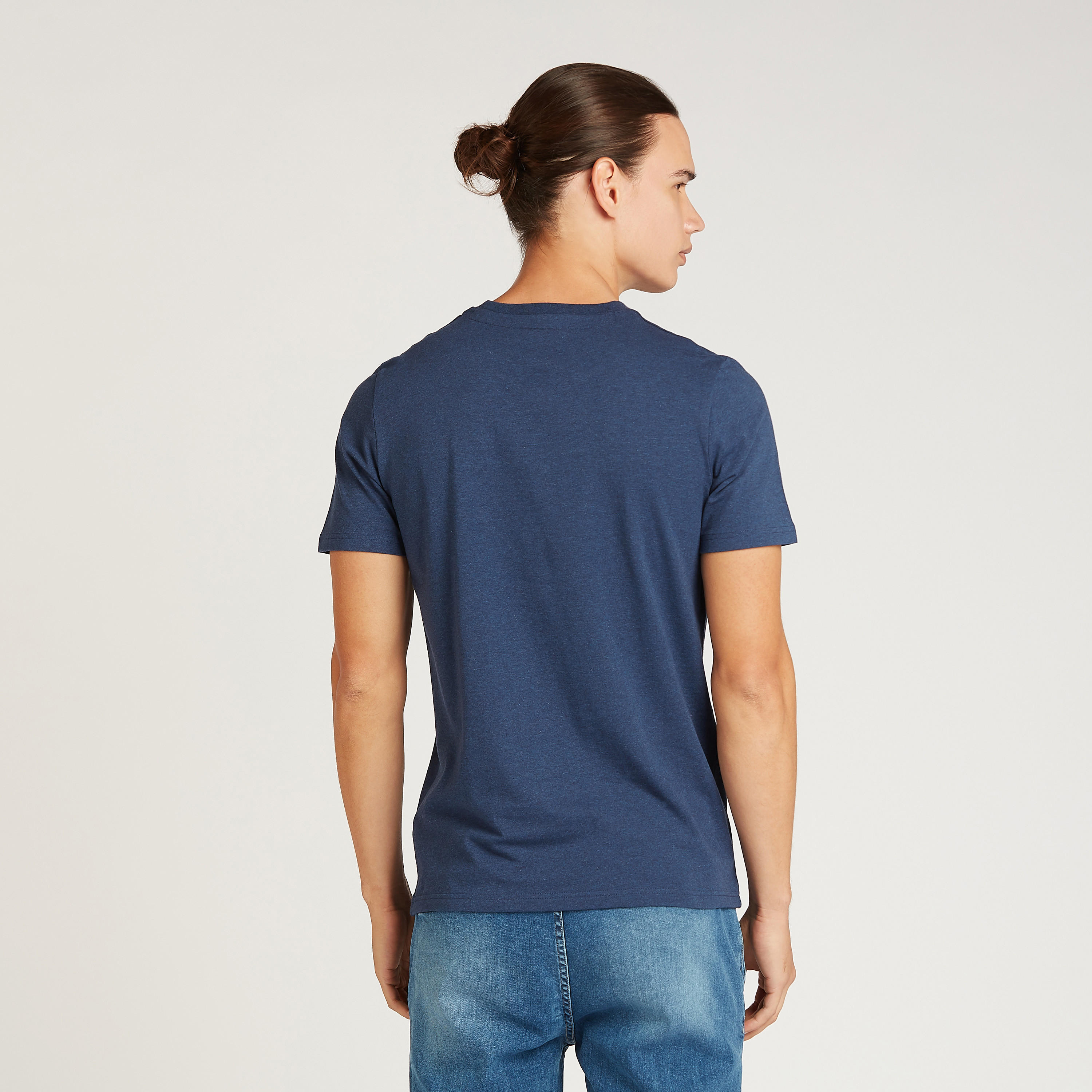 تيشيرت سليم بياقة ضيقة وأكمام قصيرة وطبعات ميكي ماوس-men-clothing-tshirtsandpolos-tshirts-image-4