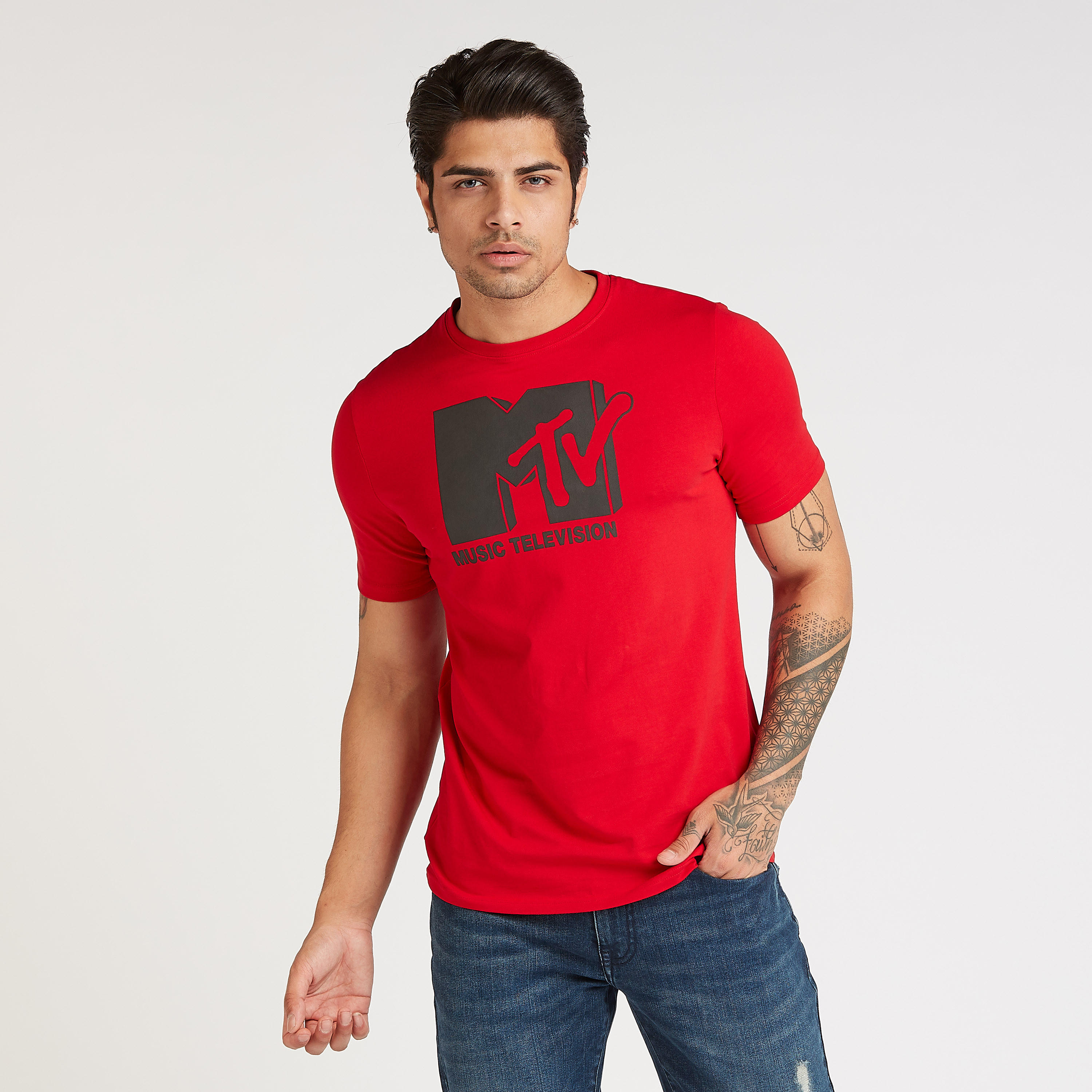 تيشيرت سليم بياقة ضيّقة وأكمام قصيرة وطبعات-men-clothing-tshirtsandpolos-tshirts-image-1