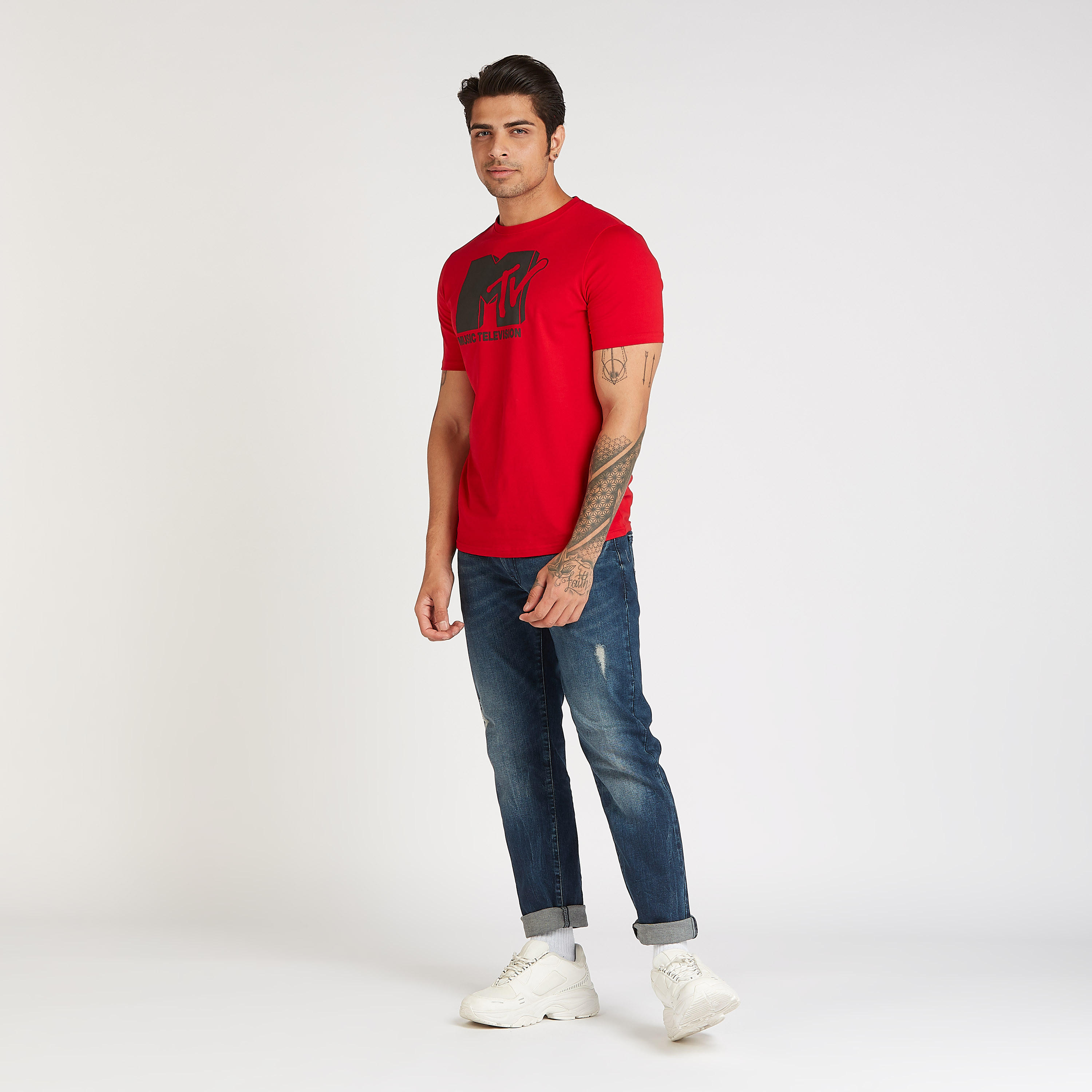تيشيرت سليم بياقة ضيّقة وأكمام قصيرة وطبعات-men-clothing-tshirtsandpolos-tshirts-image-2