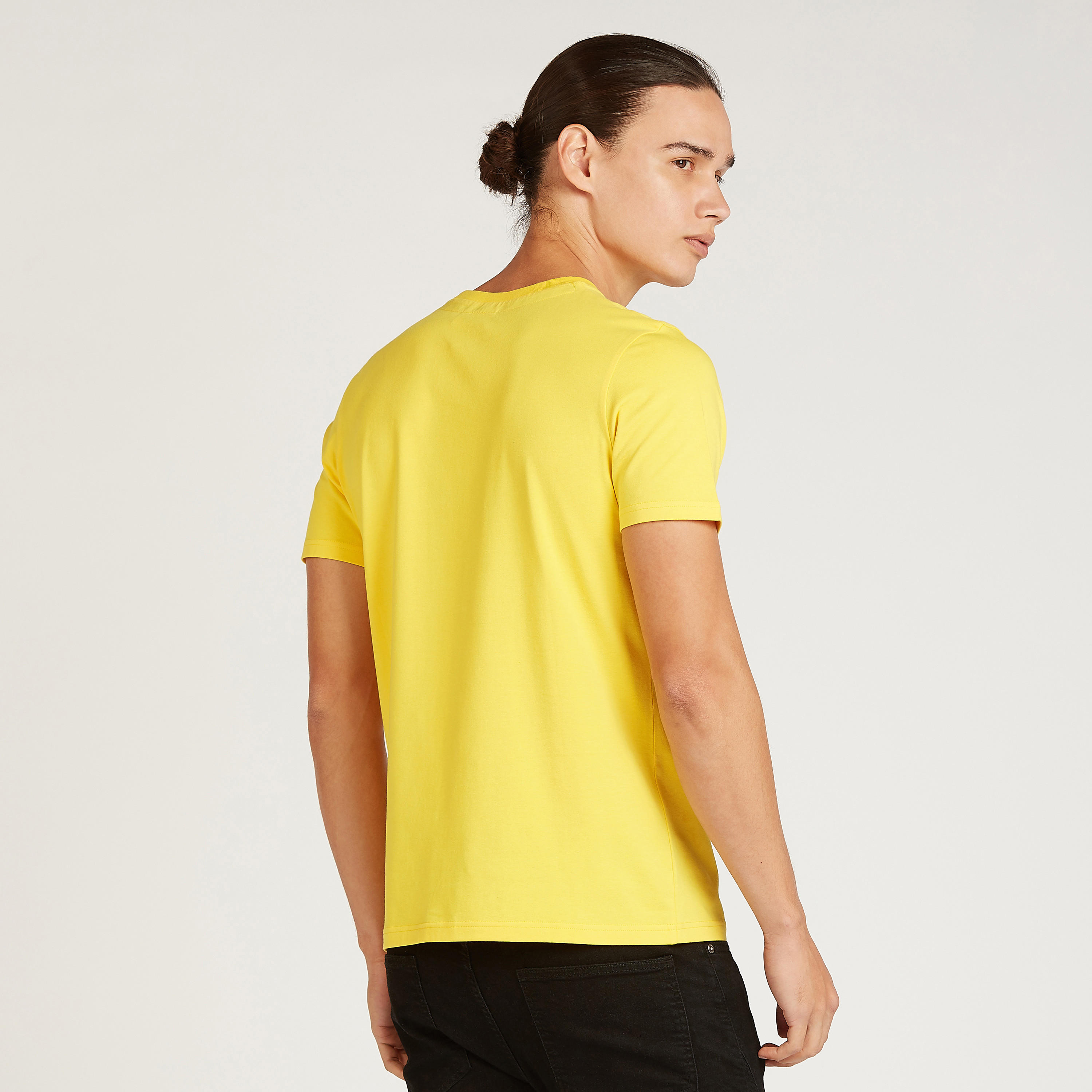 تيشيرت بقصة سليم بياقة ضيقة وأكمام قصيرة وطبعات باتمان-men-clothing-tshirtsandpolos-tshirts-image-4