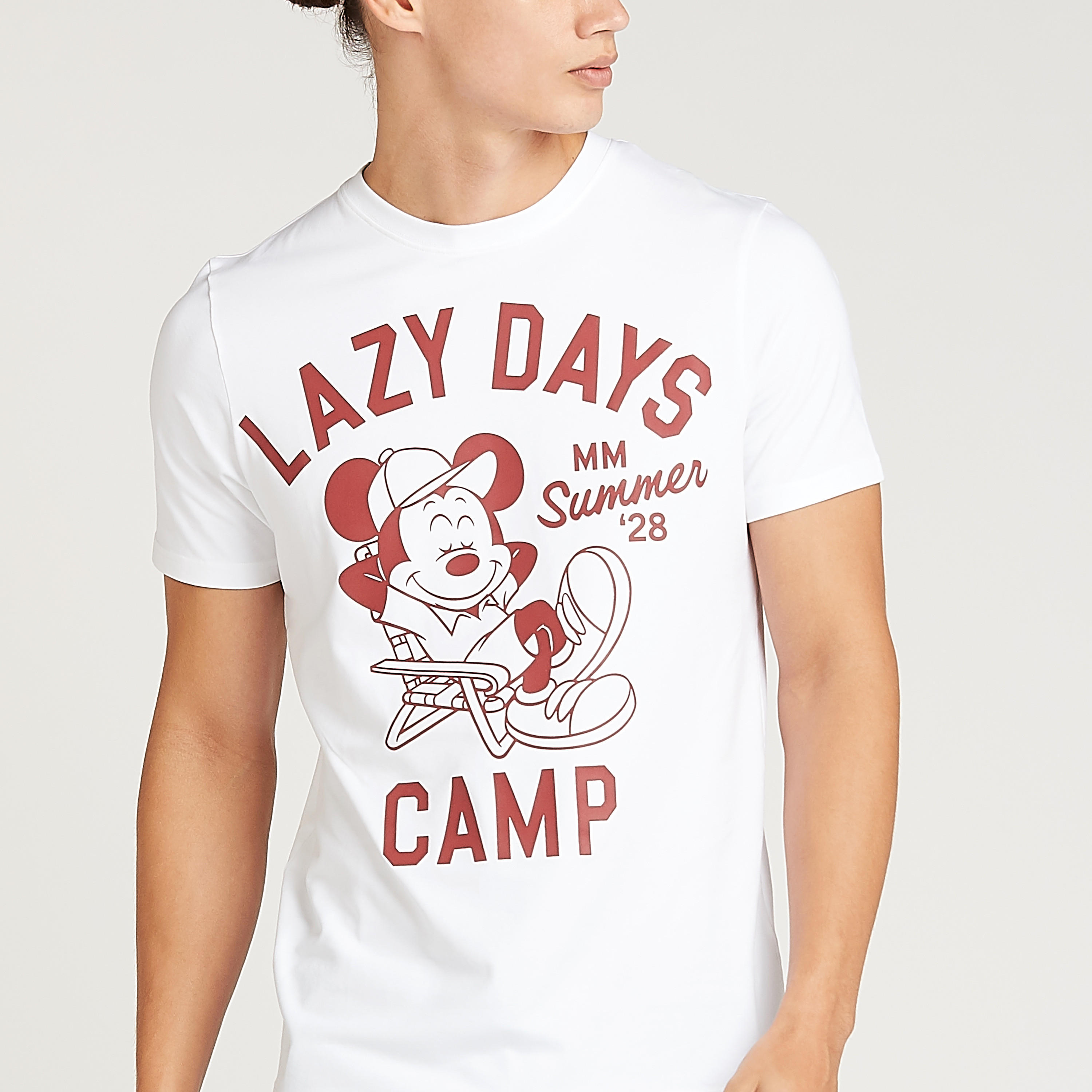 تيشيرت بقصة سليم بياقة ضيقة وأكمام قصيرة وطبعات ميكي ماوس-men-clothing-tshirtsandpolos-tshirts-image-3