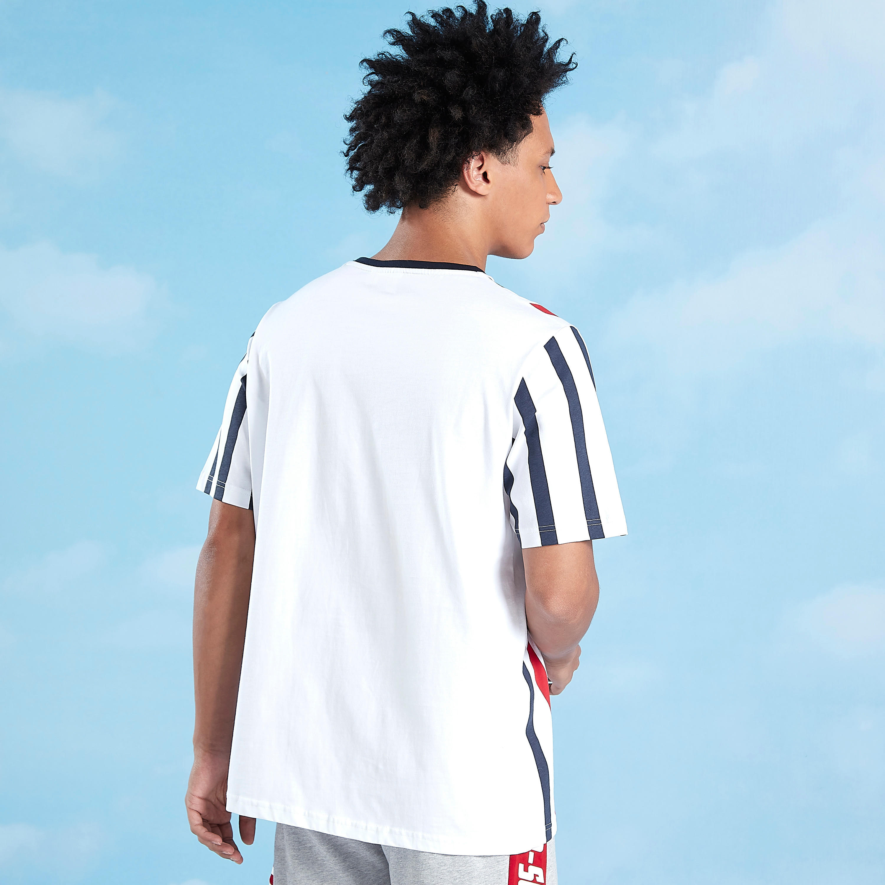 تيشيرت سليم مخطط بياقة ضيّقة وأكمام قصيرة-men-clothing-tshirtsandpolos-tshirts-image-4
