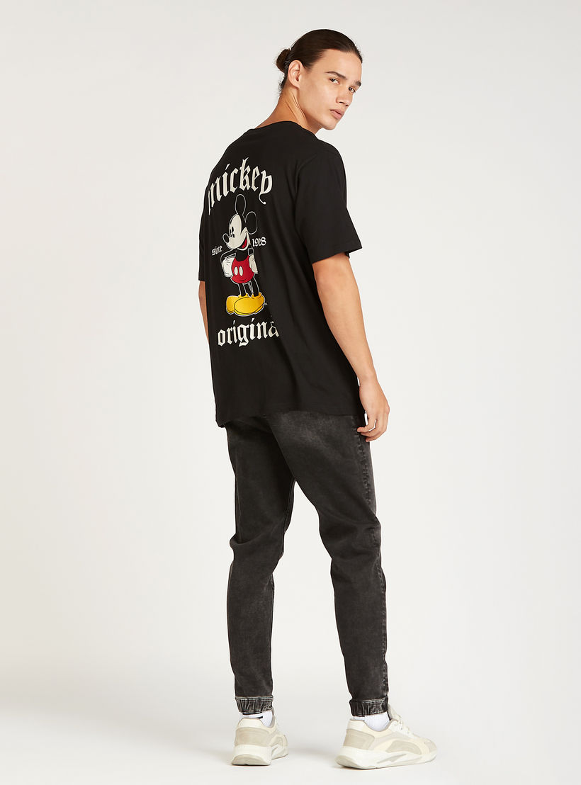 تيشيرت سليم بياقة مستديرة وأكمام قصيرة وطبعات ميكي ماوس-men-clothing-tshirtsandpolos-tshirts-image-2