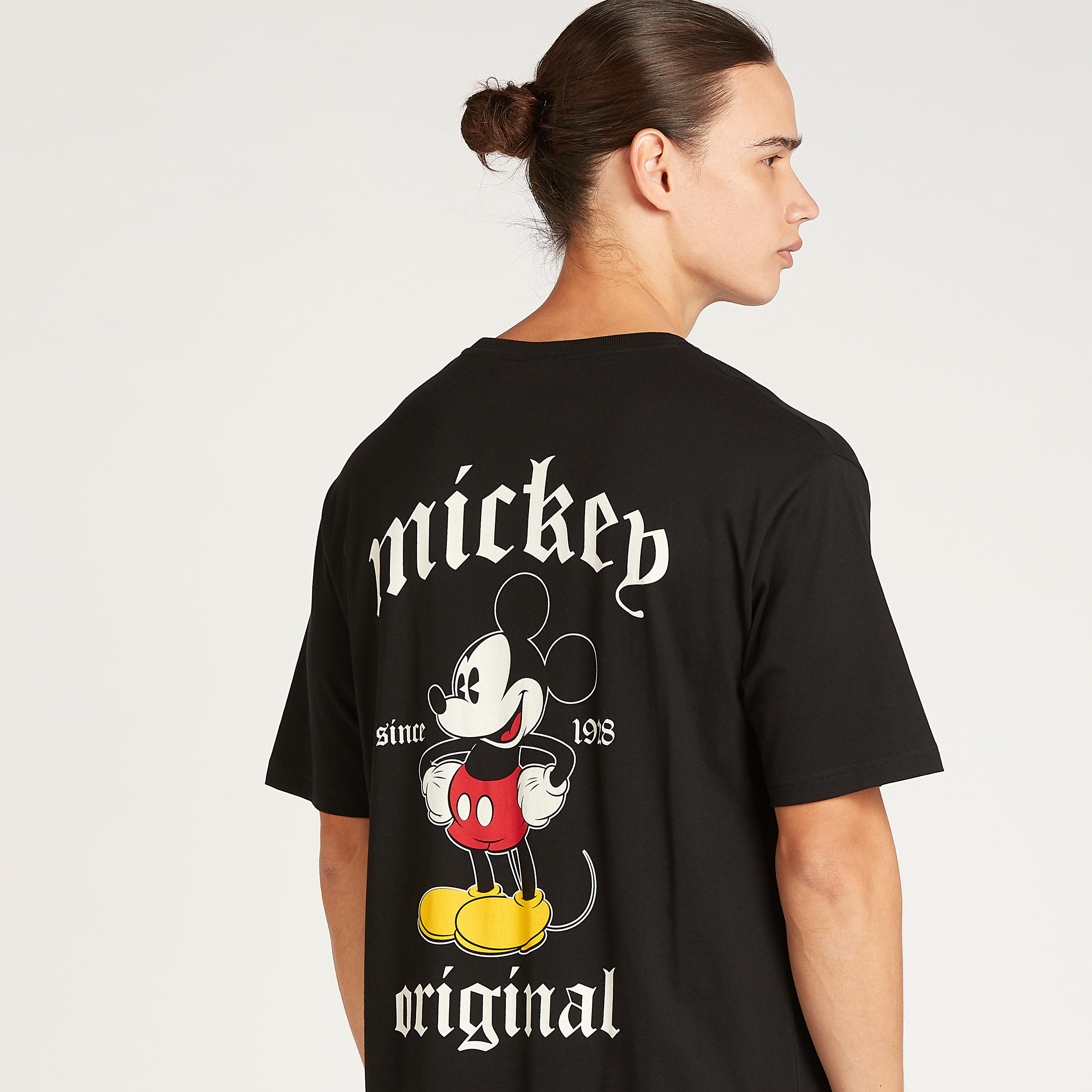 تيشيرت سليم بياقة مستديرة وأكمام قصيرة وطبعات ميكي ماوس-men-clothing-tshirtsandpolos-tshirts-image-3