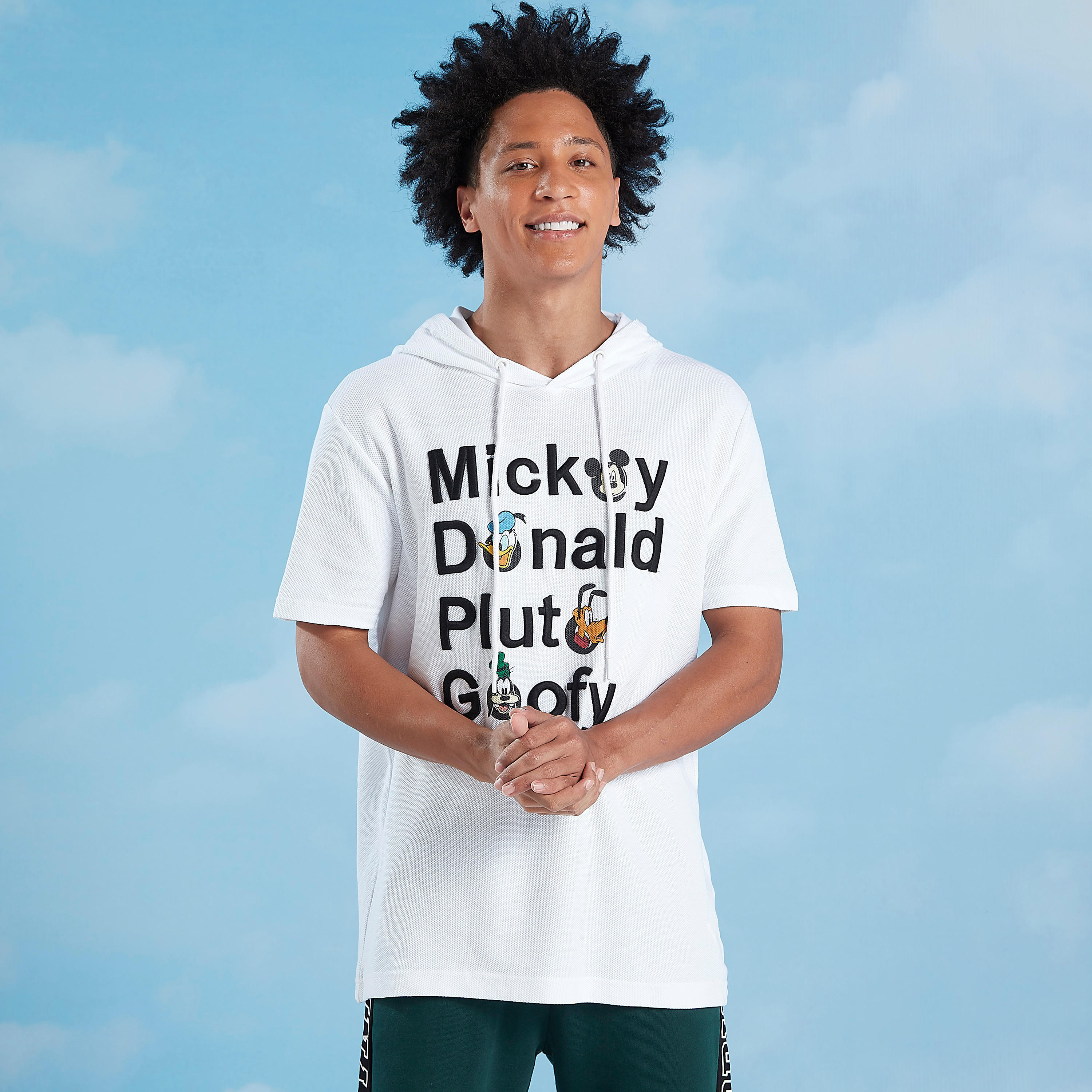 تيشيرت بأكمام قصيرة وطبعات ميكي ماوس وفريندز-men-clothing-tshirtsandpolos-tshirts-image-2