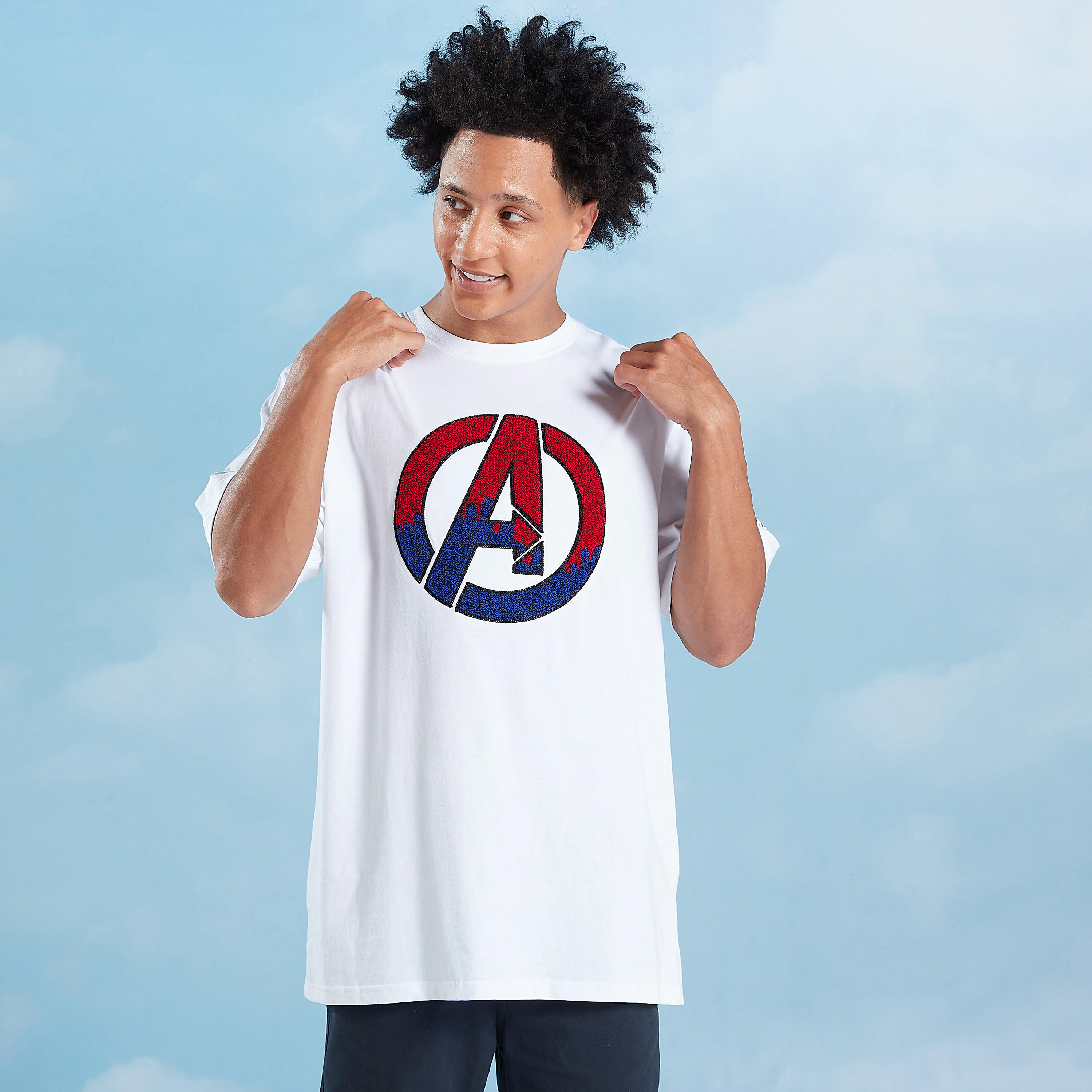 تيشيرت سليم بياقة ضيقة وأكمام قصيرة وطبعات أفنجرز-men-clothing-tshirtsandpolos-tshirts-image-1