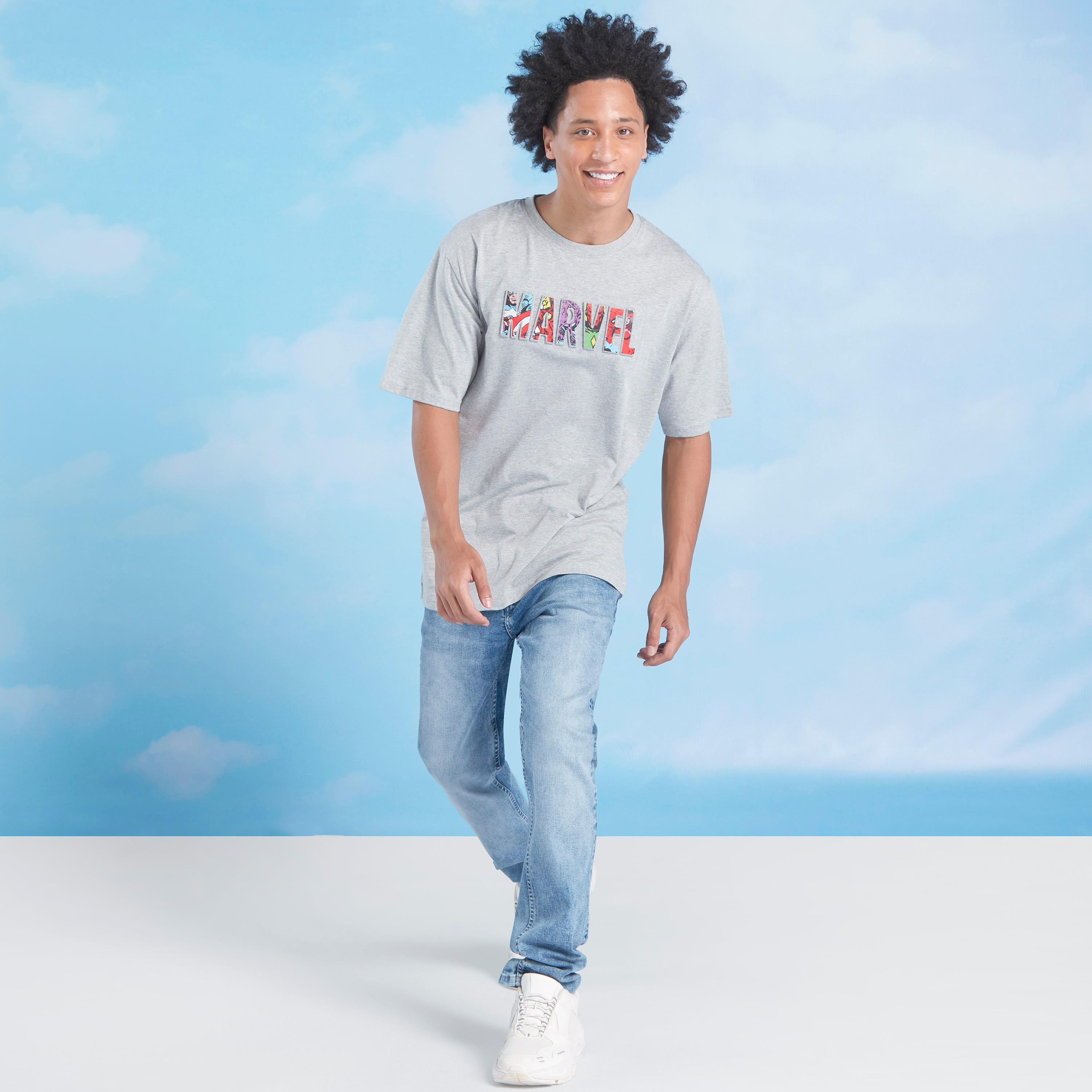 تيشيرت بقصة سليم بياقة مستديرة وأكمام قصيرة وطبعات أفنجرز-men-clothing-tshirtsandpolos-tshirts-image-3