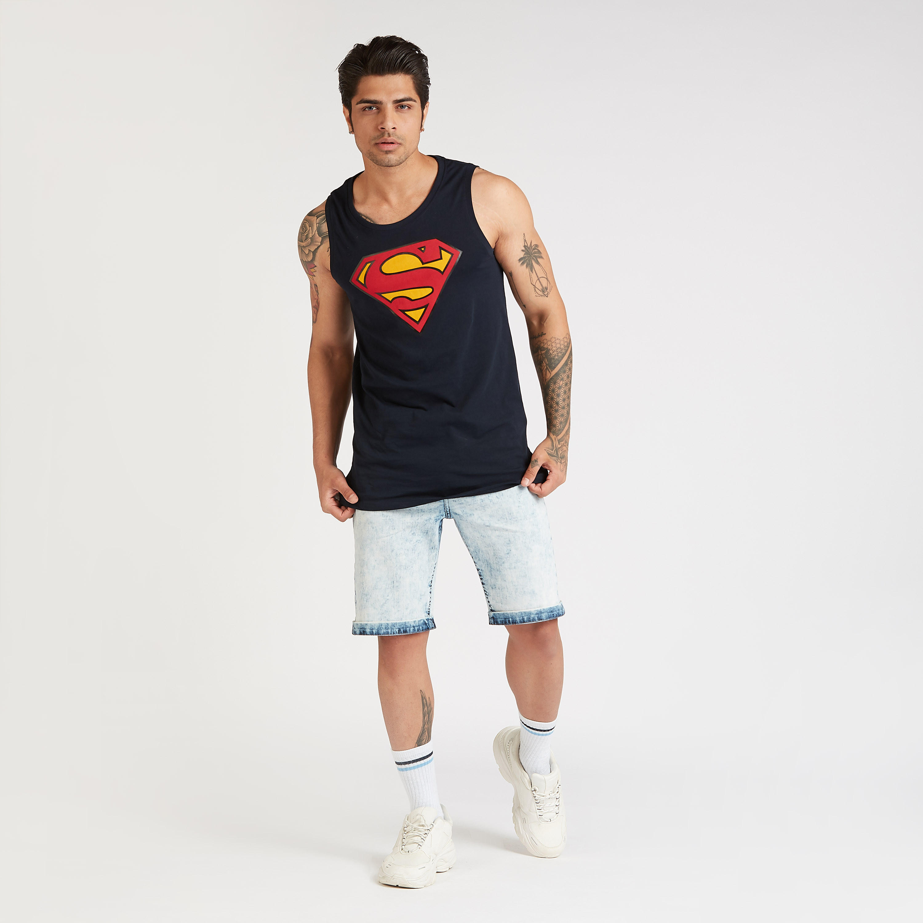فيست دون أكمام سليم بطبعات سوبر مان وياقة مستديرة-men-clothing-tshirtsandpolos-vests-image-2