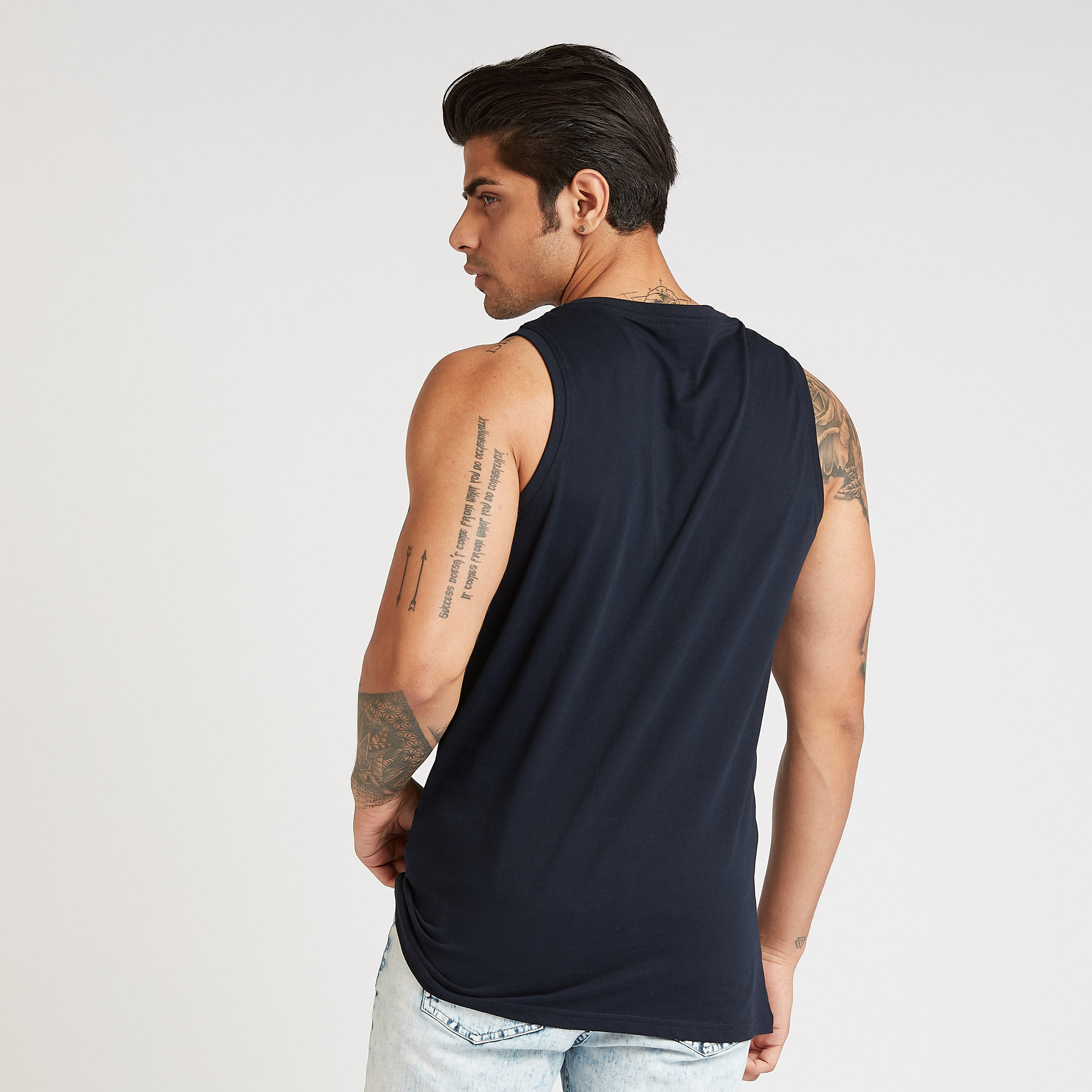 فيست دون أكمام سليم بطبعات سوبر مان وياقة مستديرة-men-clothing-tshirtsandpolos-vests-image-4