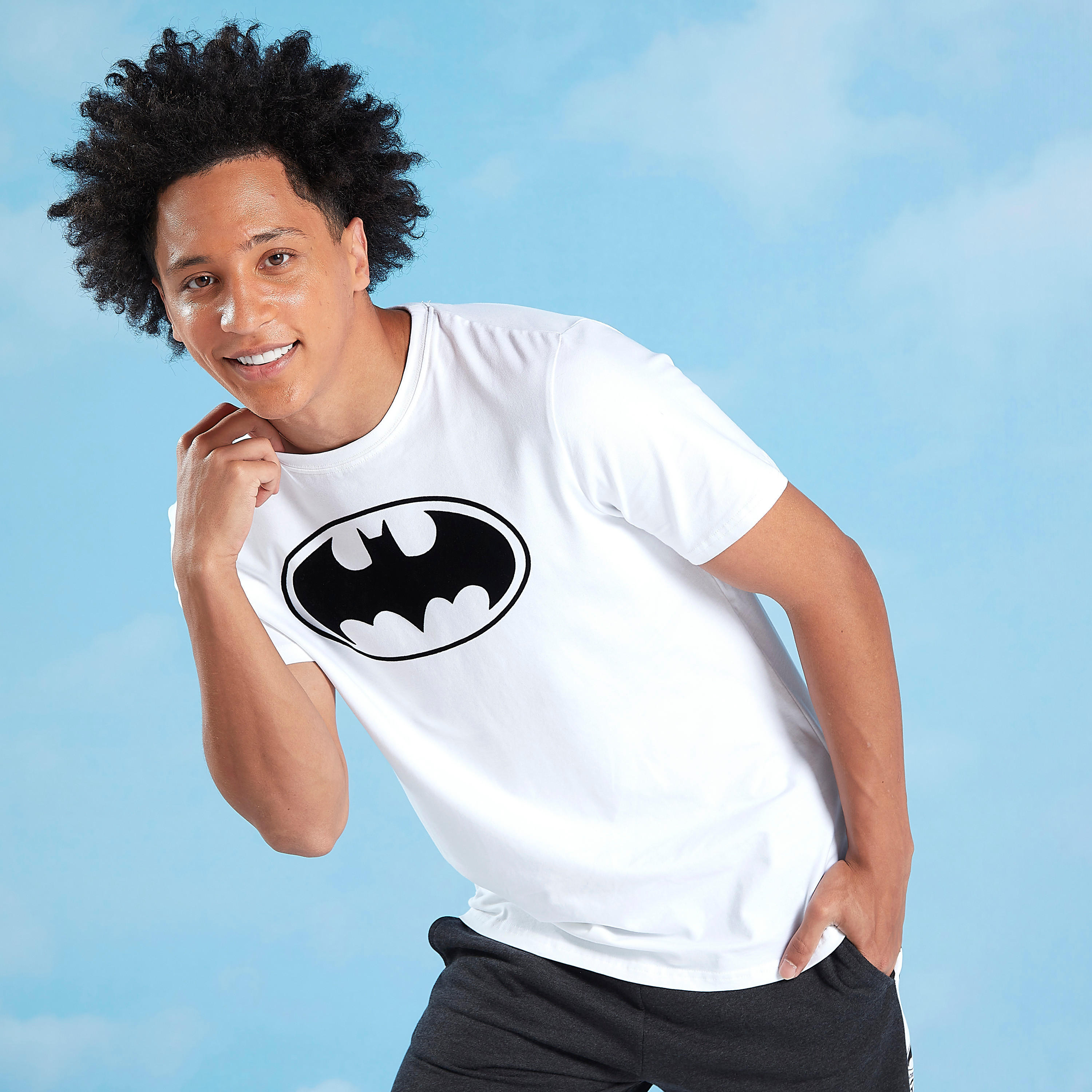 تيشيرت سليم بياقة ضيّقة وأكمام قصيرة وطبعات باتمان-men-clothing-tshirtsandpolos-tshirts-image-1