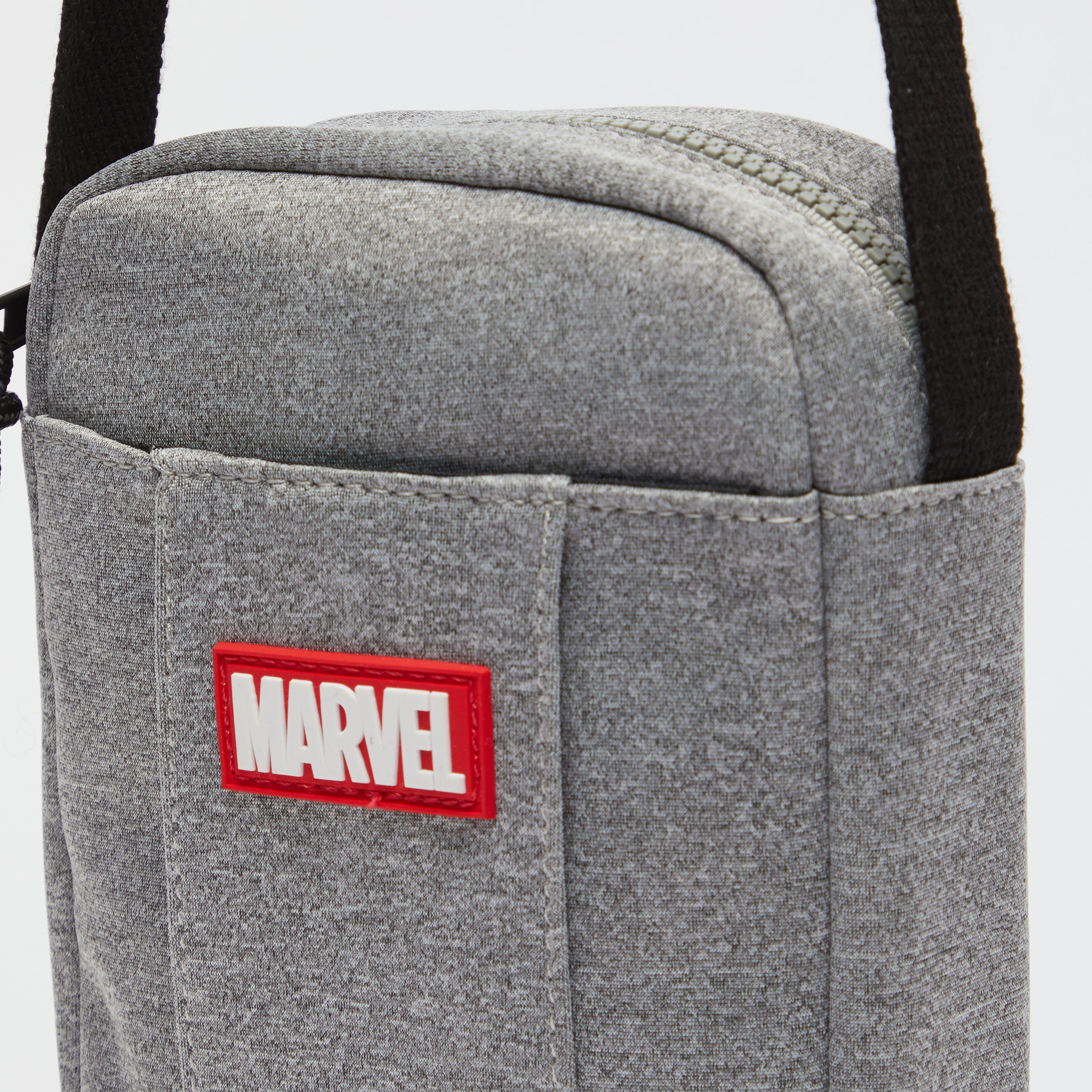 شنطة كروس بودي مزخرفة بحزام قابل للتعديل من مارفل-men-bags-image-3