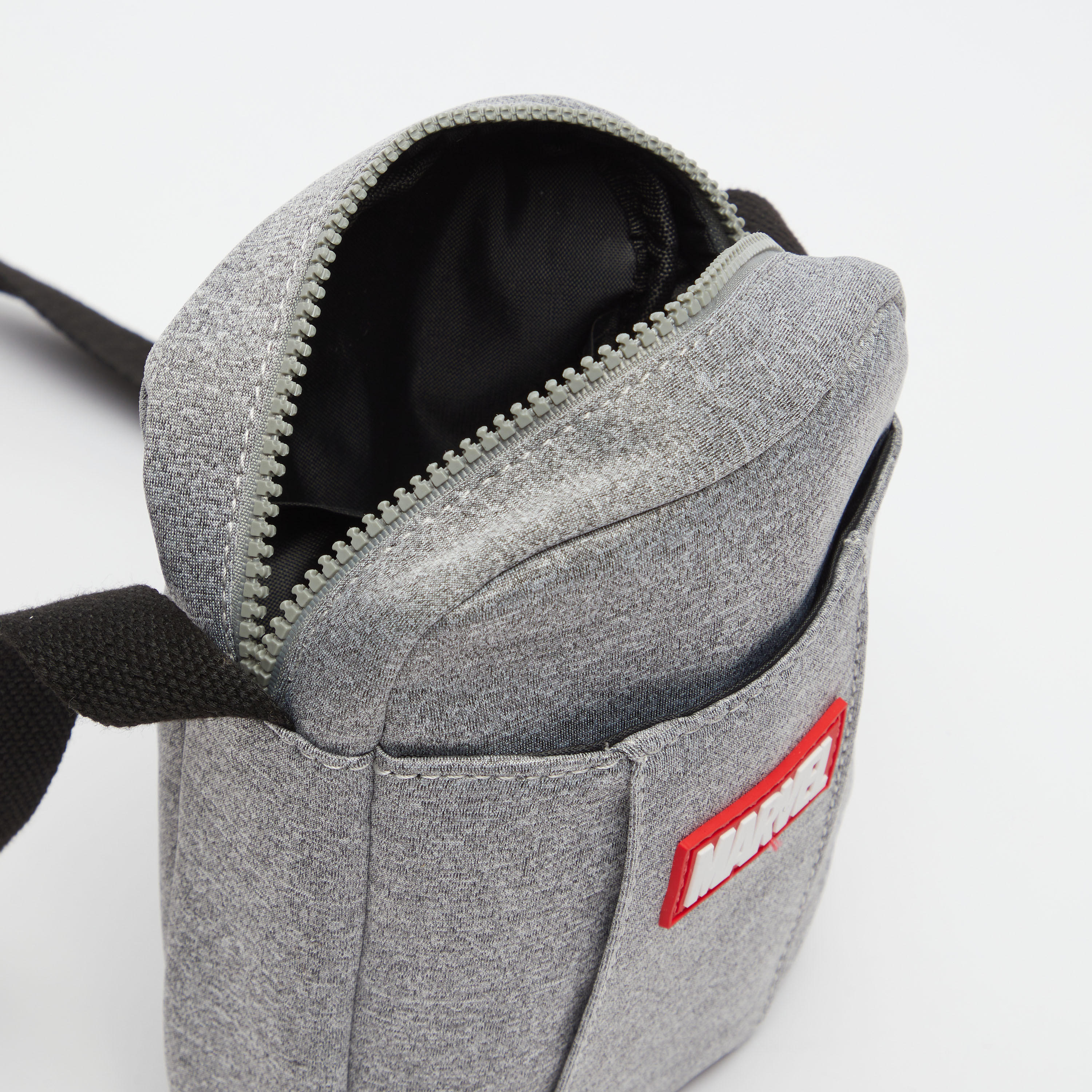 شنطة كروس بودي مزخرفة بحزام قابل للتعديل من مارفل-men-bags-image-1