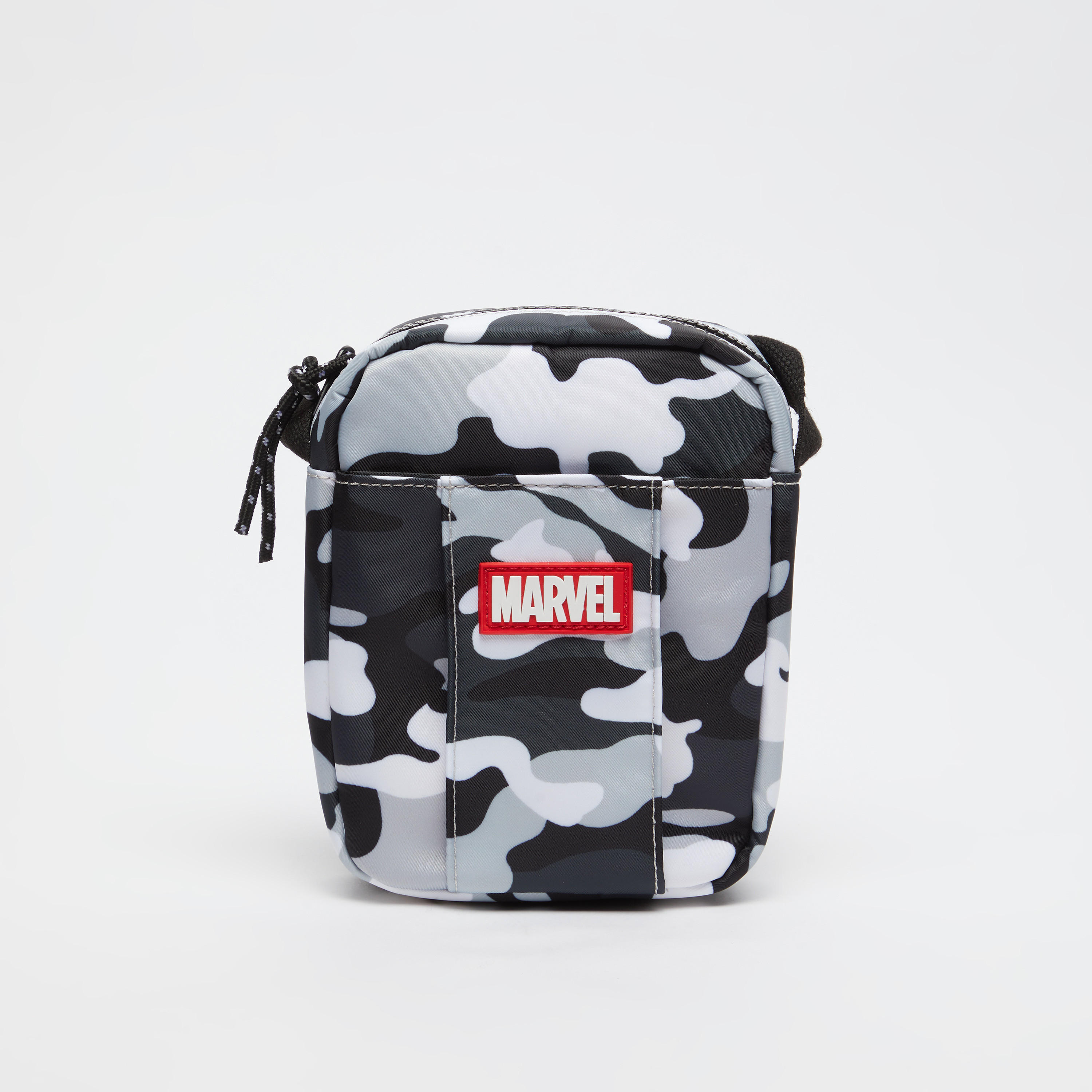 شنطة كروس بودي بحزام قابل للتعديل وزخارف مارفل-men-bags-image-1