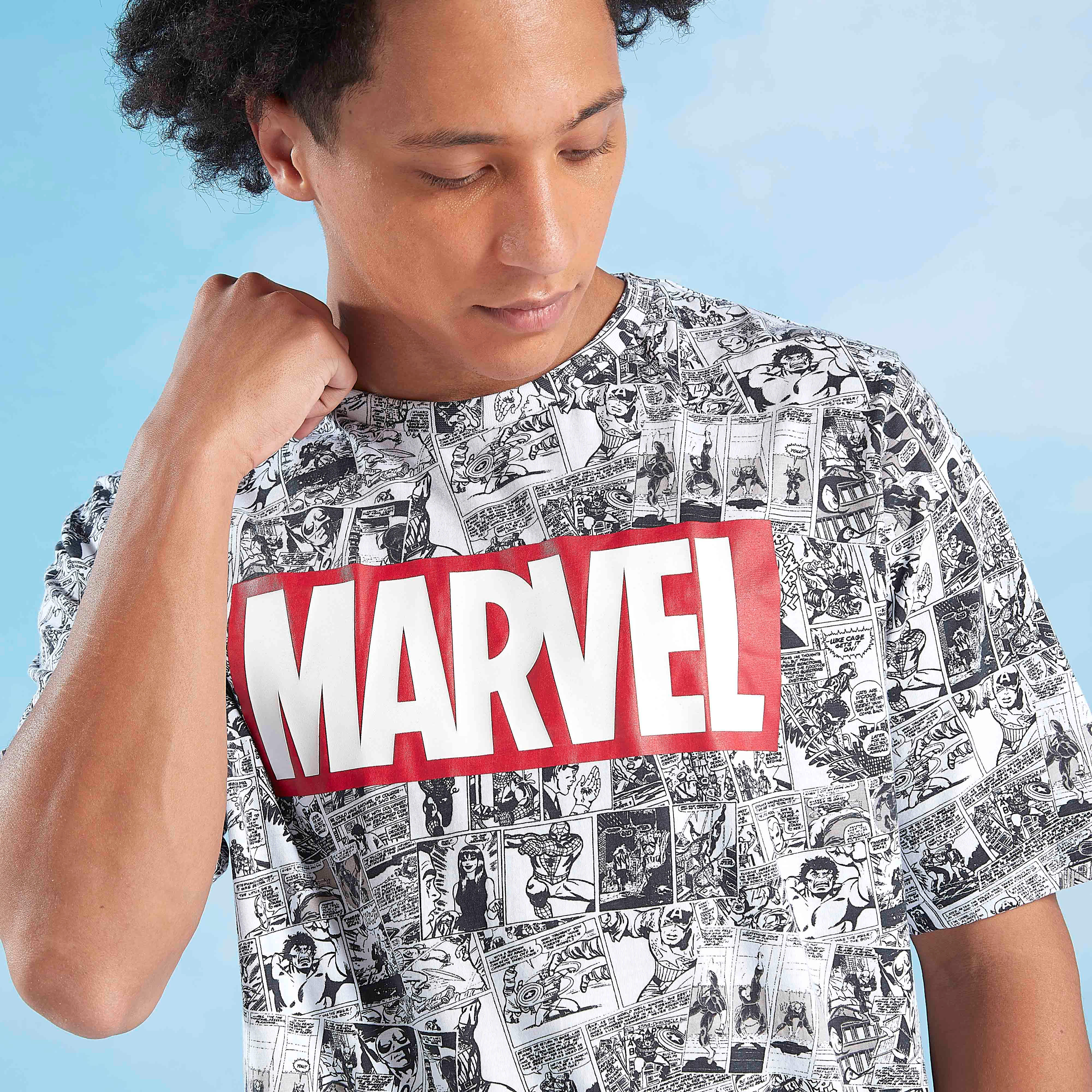 تيشيرت سليم بياقة ضيقة وأكمام قصيرة وطبعات مارفل-men-clothing-tshirtsandpolos-tshirts-image-1