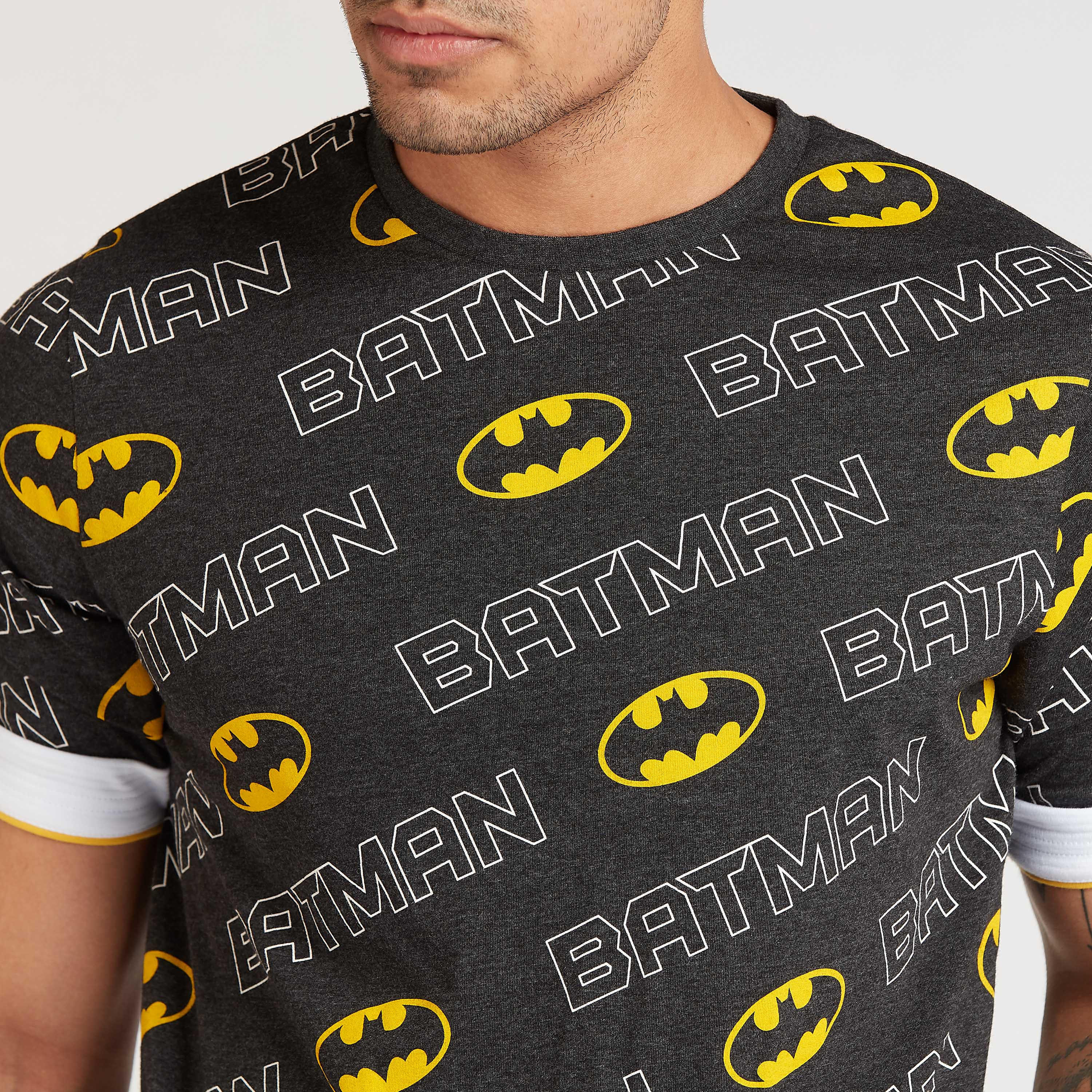 تيشيرت سليم بياقة ضيّقة وأكمام قصيرة وطبعات باتمان-men-clothing-tshirtsandpolos-tshirts-image-3