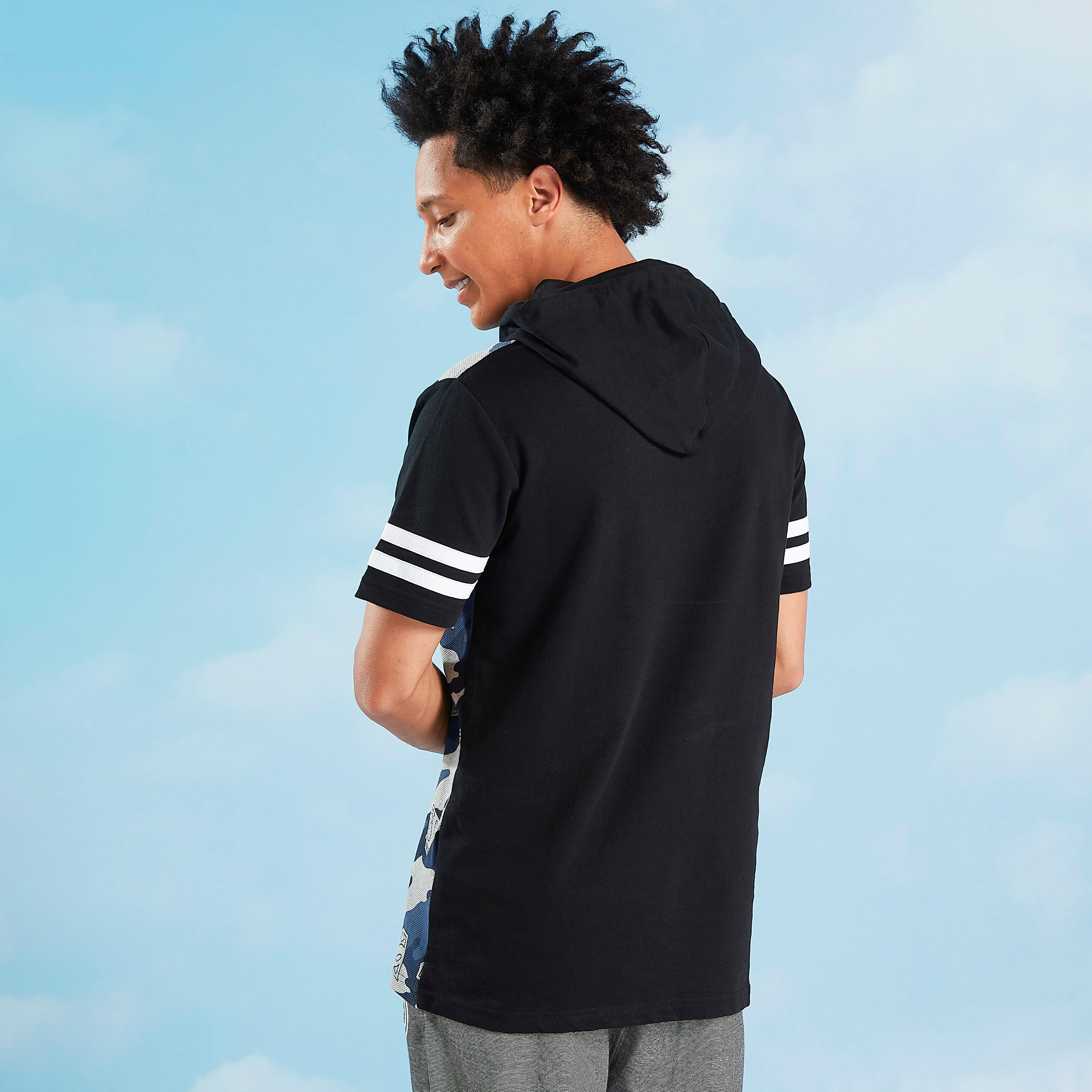 تيشيرت سليم فيت بأكمام قصيرة وقبعة وطبعات سوبر مان-men-clothing-tshirtsandpolos-tshirts-image-4
