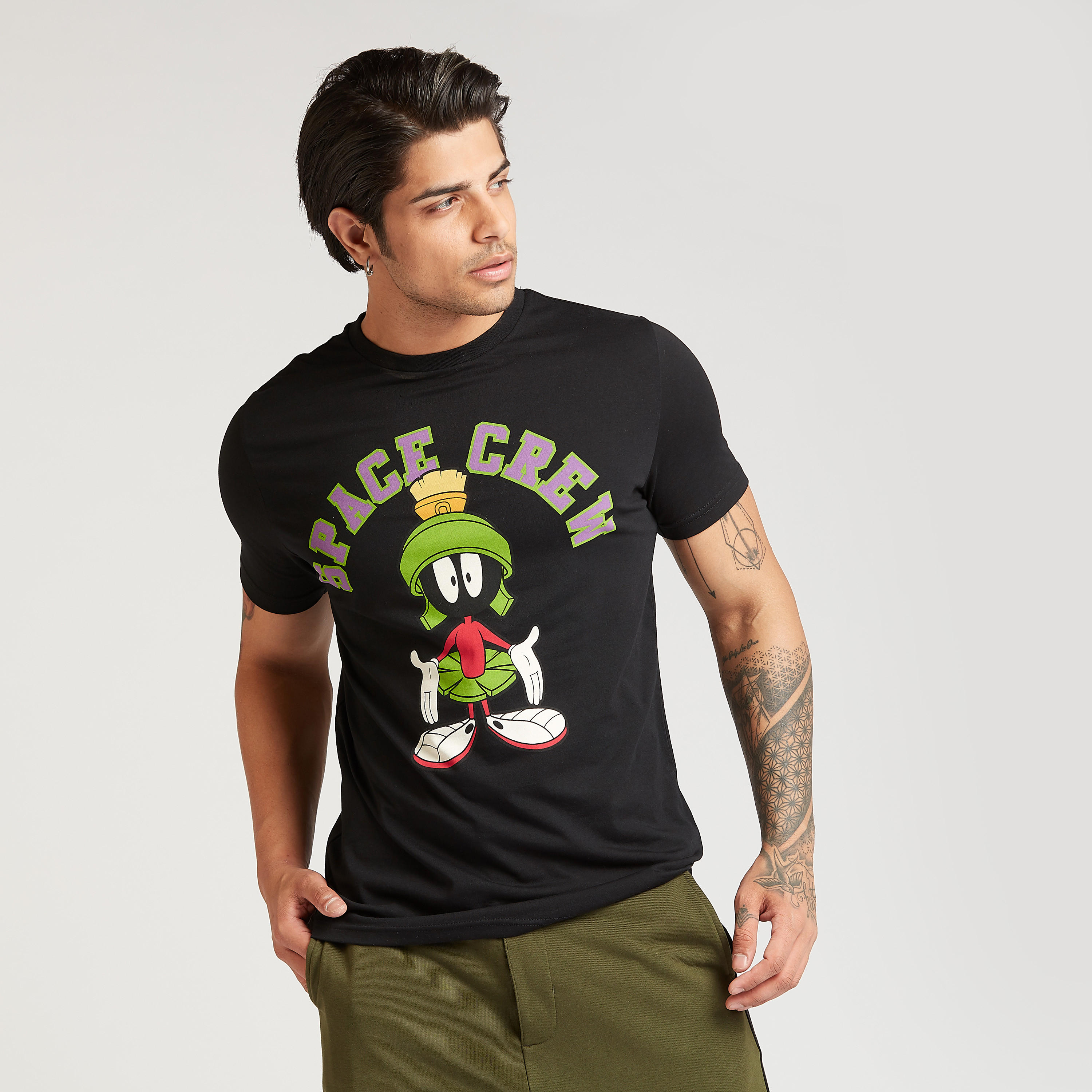 تيشيرت سليم بياقة ضيقة وطبعات مارفن ذا مارشيان-men-clothing-tshirtsandpolos-tshirts-image-1