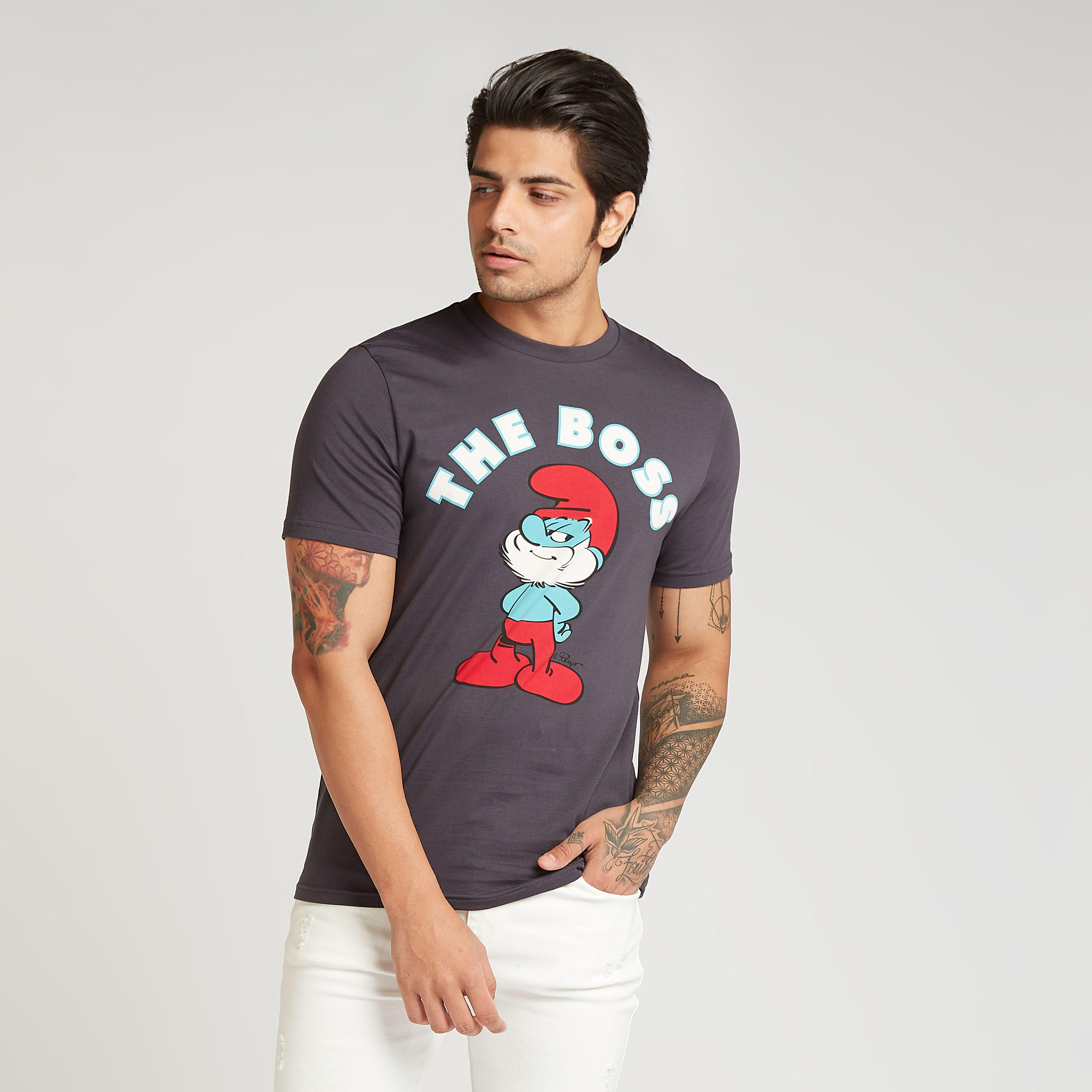تيشيرت سليم فيت بياقة ضيقة وأكمام قصيرة وطبعات السنافر-men-clothing-tshirtsandpolos-tshirts-image-1