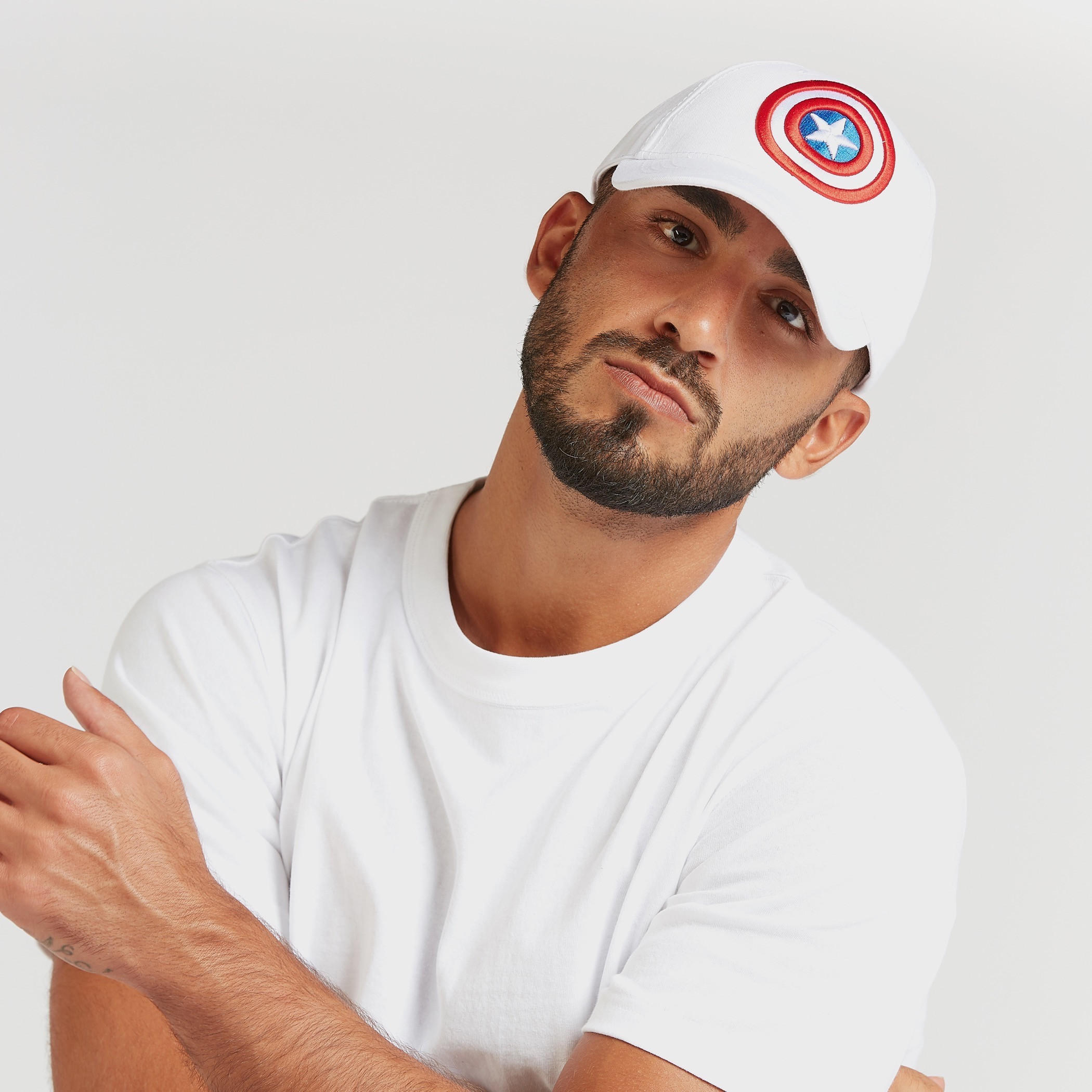 قبعة كاب بتطريز كابتن أميريكا وإبزيم إغلاق-men-caps-image-2