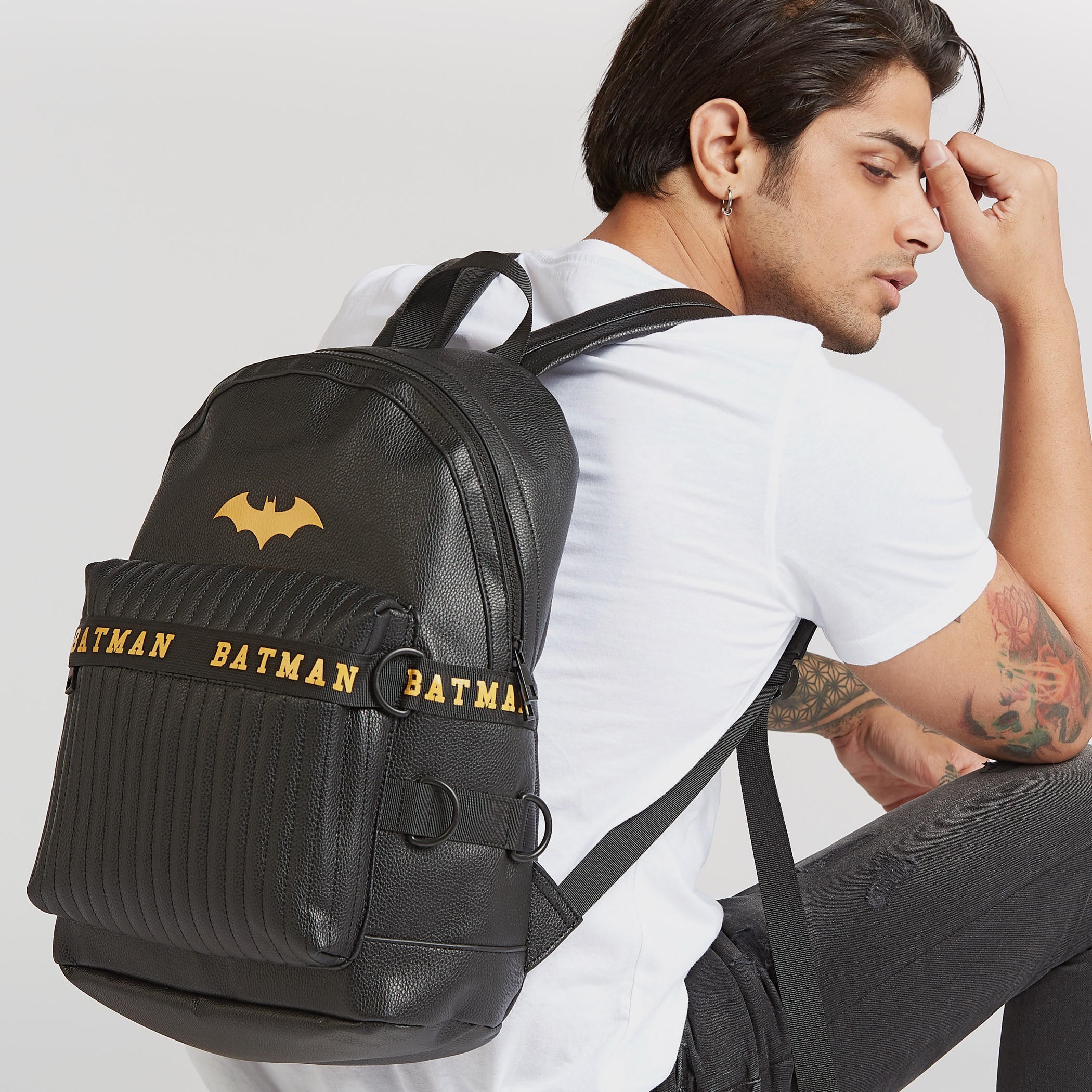 شنطة ظهر بحمّالات كتف قابلة للتعديل وطبعات باتمان-men-bags-image-4