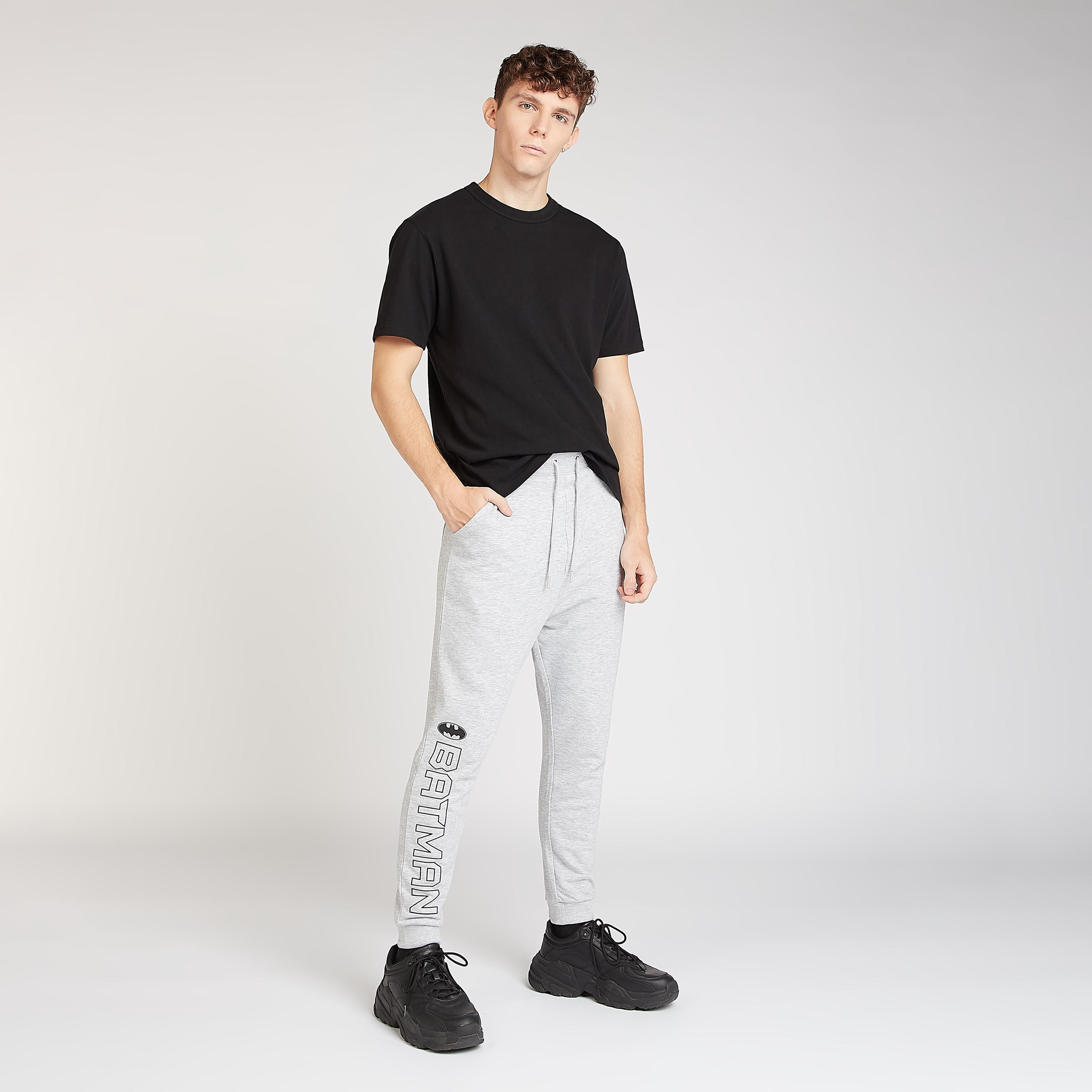 بنطلون رياضي مستدام بجيوب ورباط وطبعات باتمان-men-clothing-bottoms-joggers-image-2