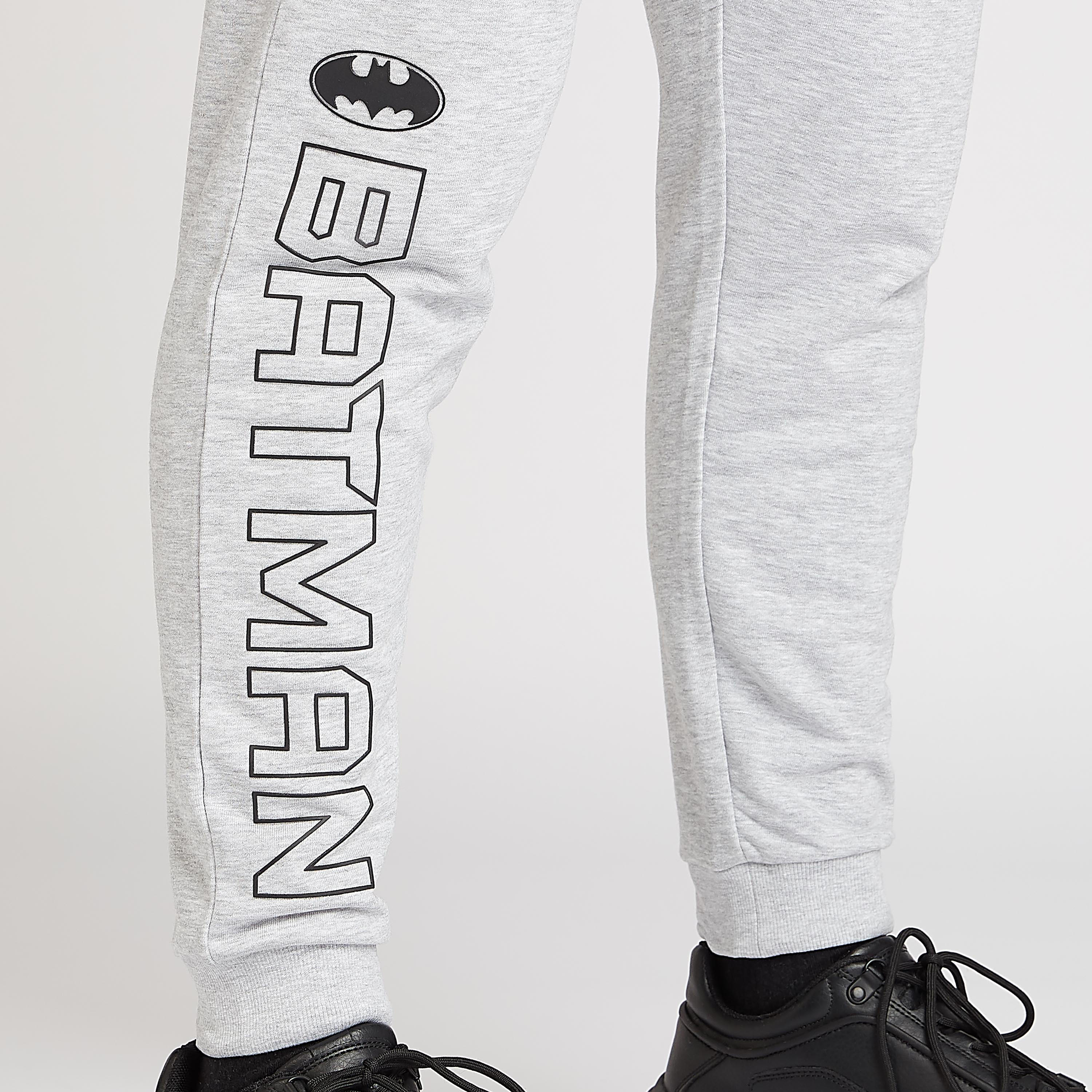 بنطلون رياضي مستدام بجيوب ورباط وطبعات باتمان-men-clothing-bottoms-joggers-image-3