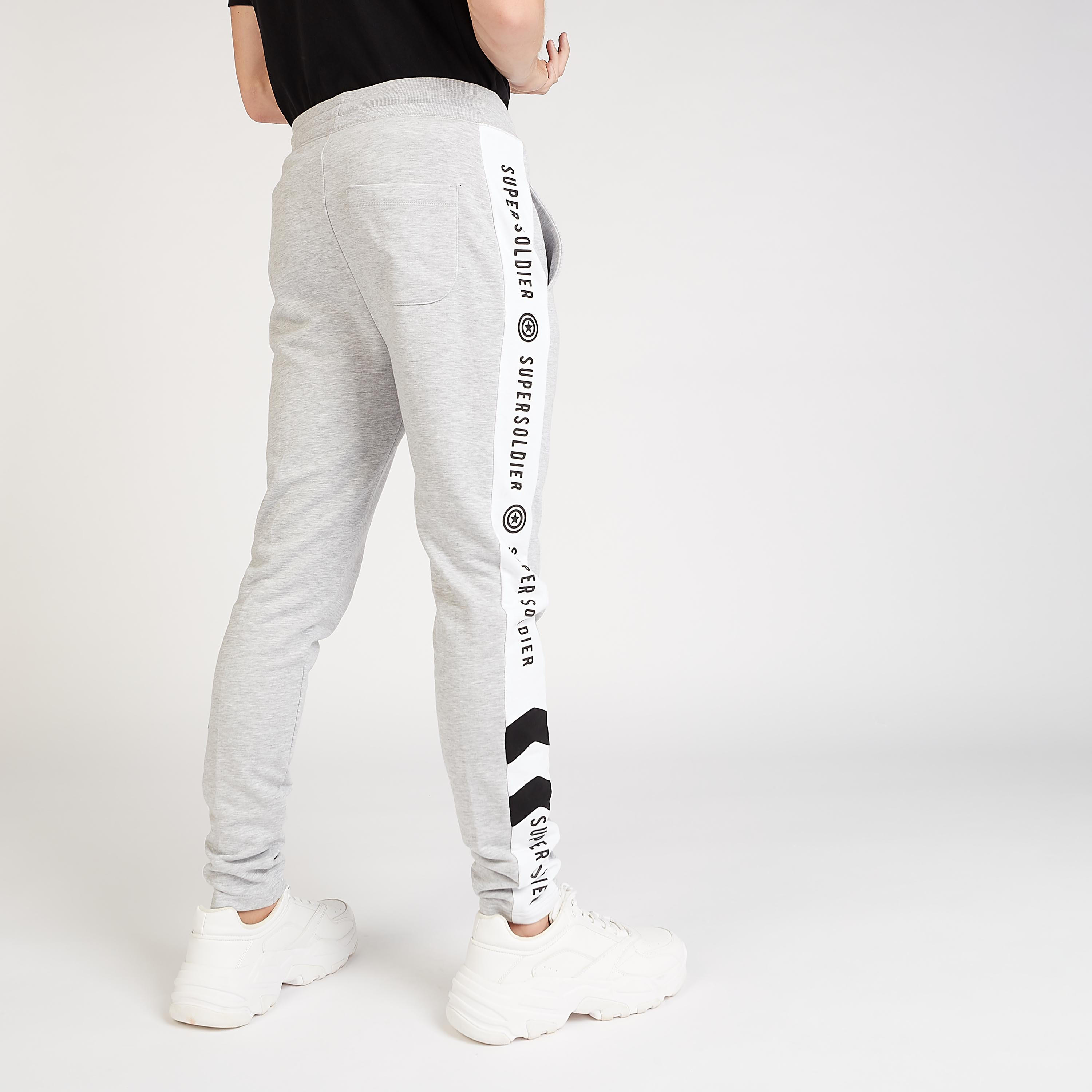 بنطلون مستدام رياضي سكيني بطبعات كابتن أمريكا وتفاصيل جيوب-men-clothing-bottoms-trousersandchinos-trousers-image-4