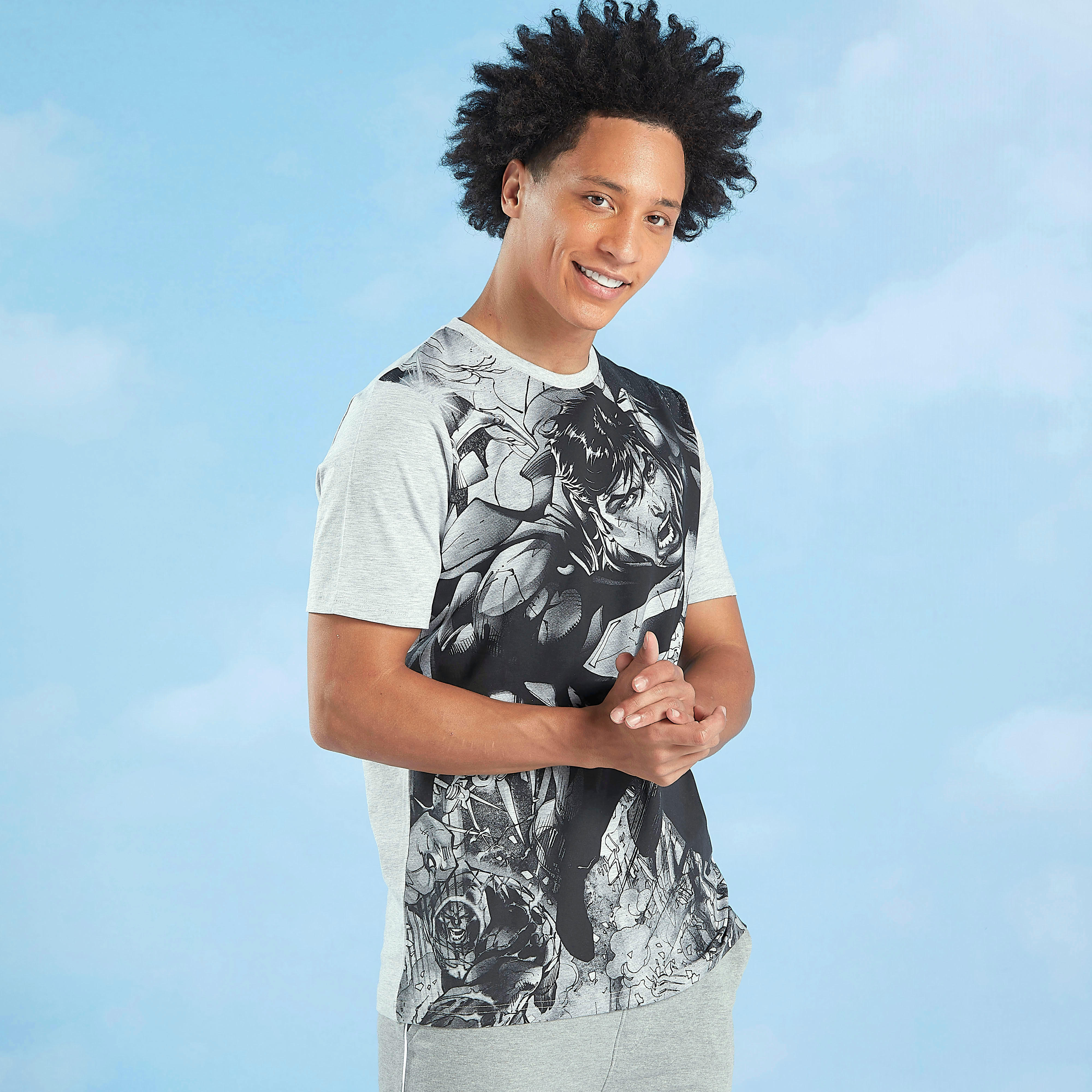 تيشيرت سليم بياقة ضيقة وأكمام قصيرة وطبعات سوبرمان-men-clothing-tshirtsandpolos-tshirts-image-2