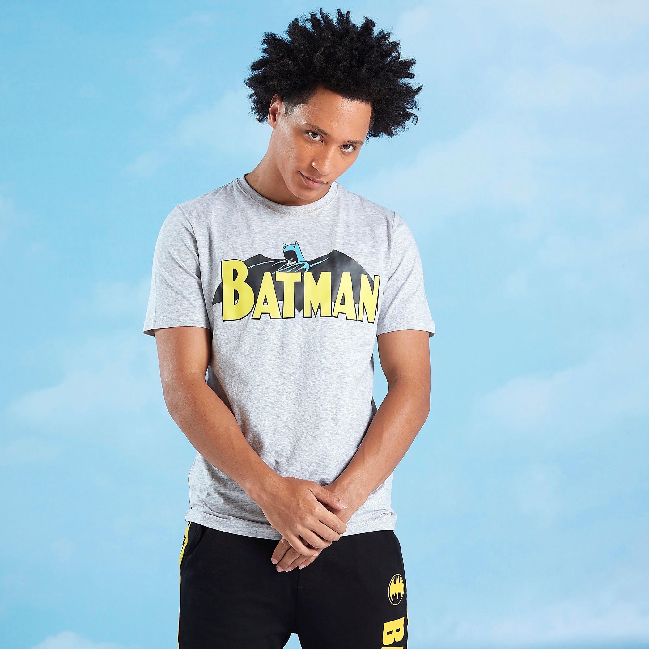 تيشيرت سليم فيت بياقة ضيّقة وأكمام قصيرة وطبعات باتمان-men-clothing-tshirtsandpolos-tshirts-image-1