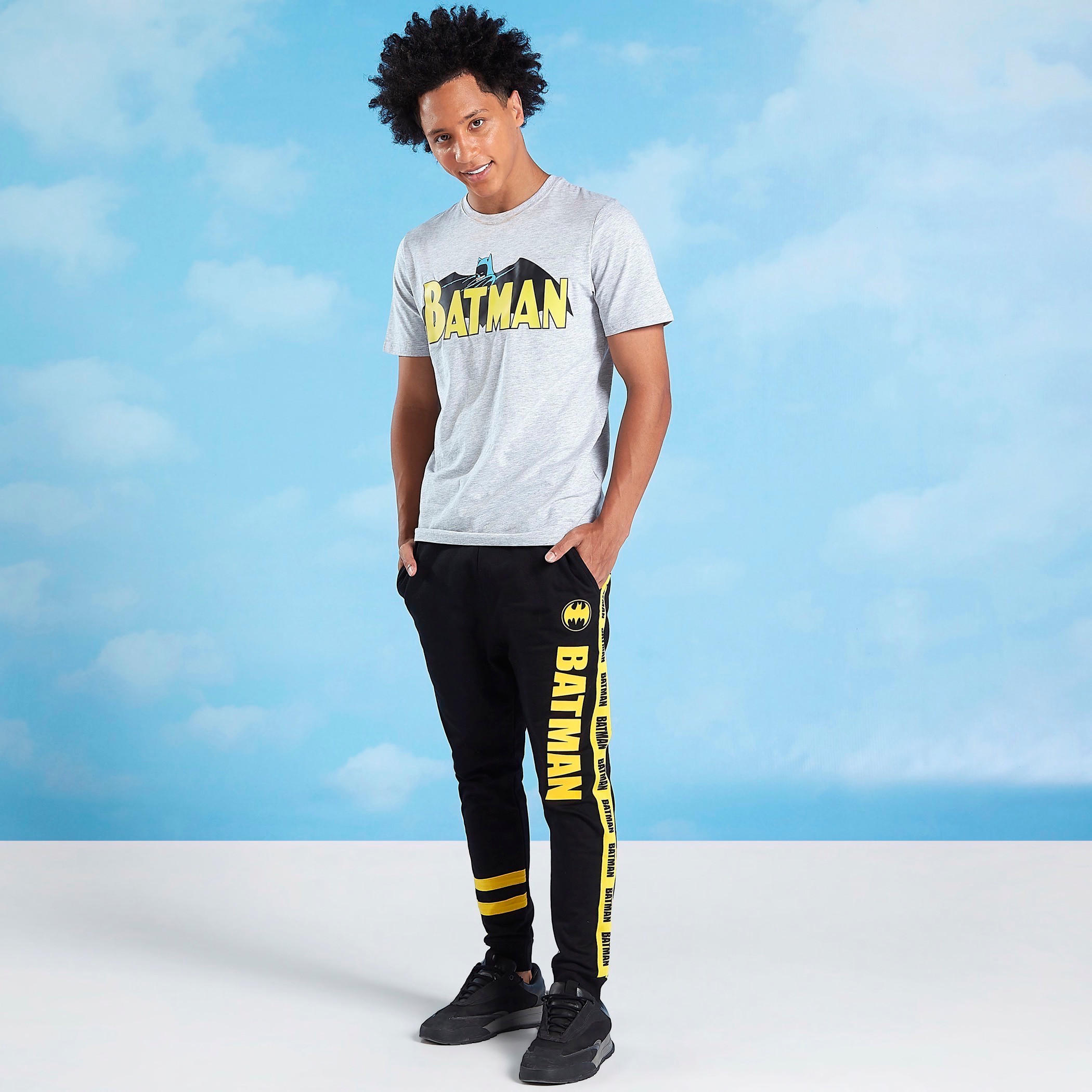 تيشيرت سليم فيت بياقة ضيّقة وأكمام قصيرة وطبعات باتمان-men-clothing-tshirtsandpolos-tshirts-image-2