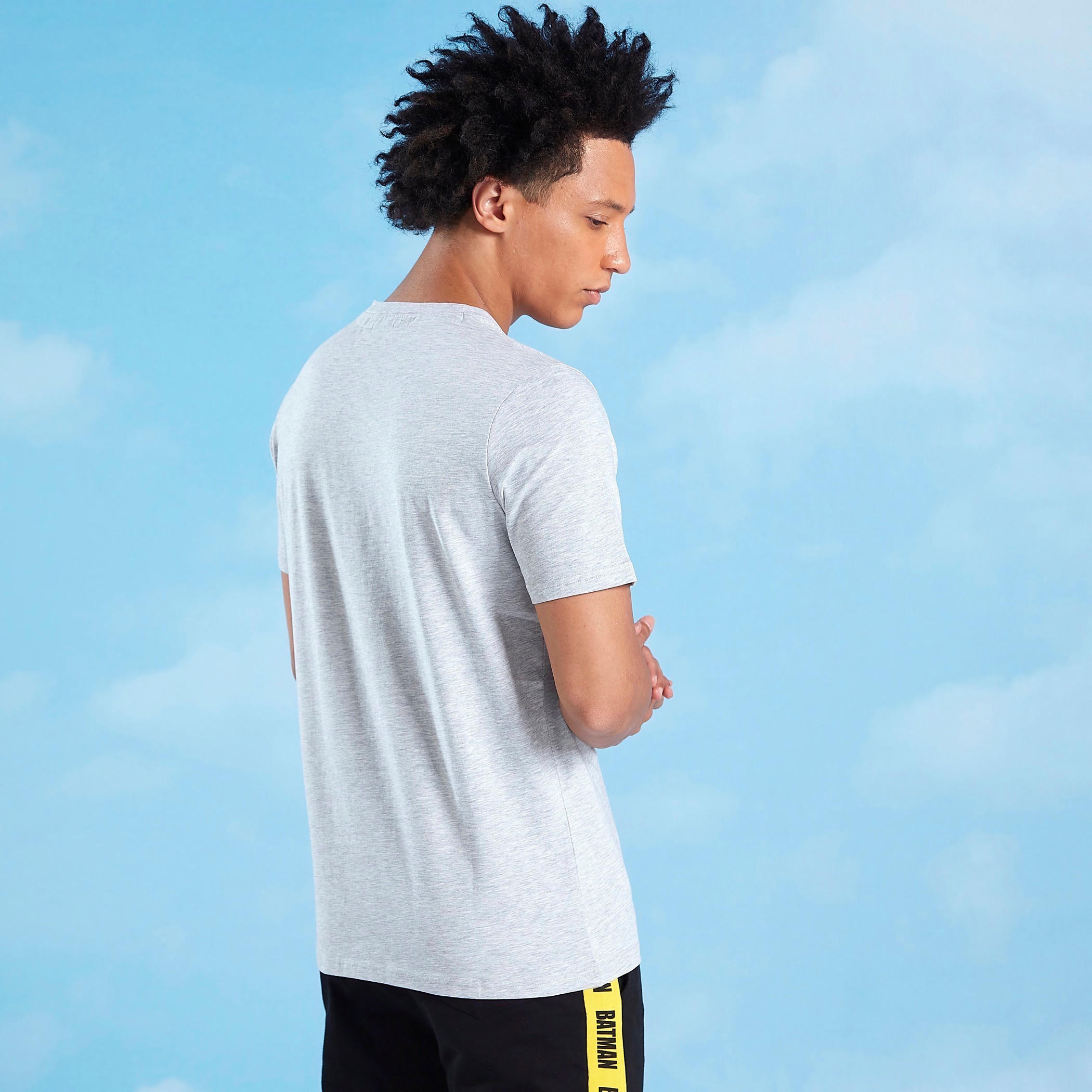 تيشيرت سليم فيت بياقة ضيّقة وأكمام قصيرة وطبعات باتمان-men-clothing-tshirtsandpolos-tshirts-image-4