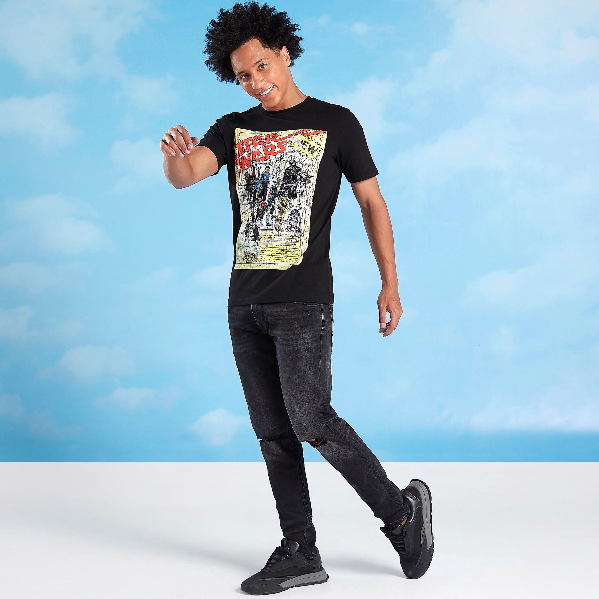 تيشيرت سليم فيت بأكمام قصيرة وياقة ضيّقة وطبعات ستار وورز-men-clothing-tshirtsandpolos-tshirts-image-2
